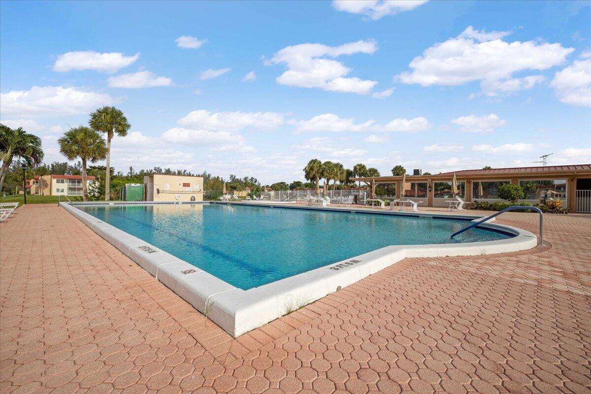 GOLDEN LAKES VILLAGE CONDO M - Residential