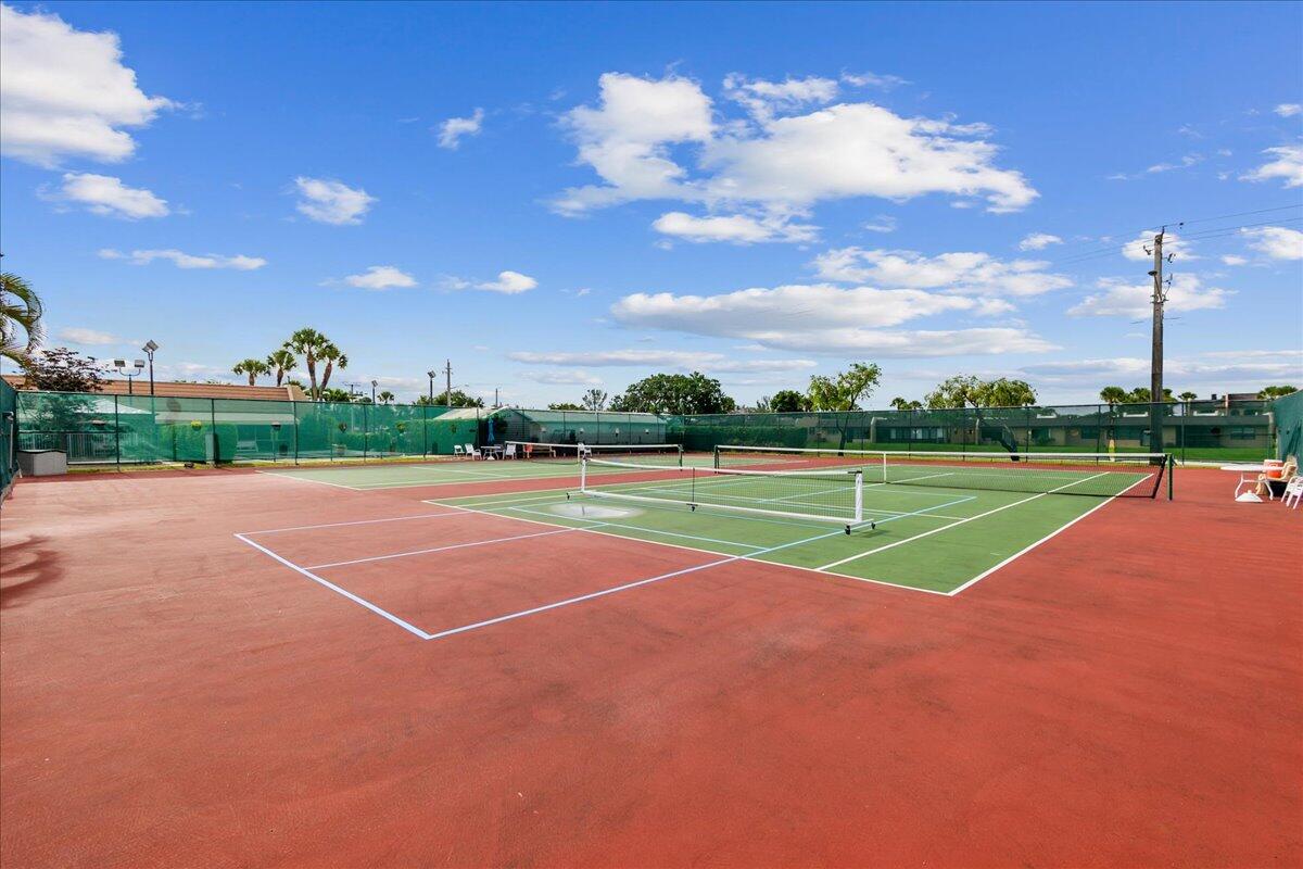 GOLDEN LAKES VILLAGE CONDO M - Residential