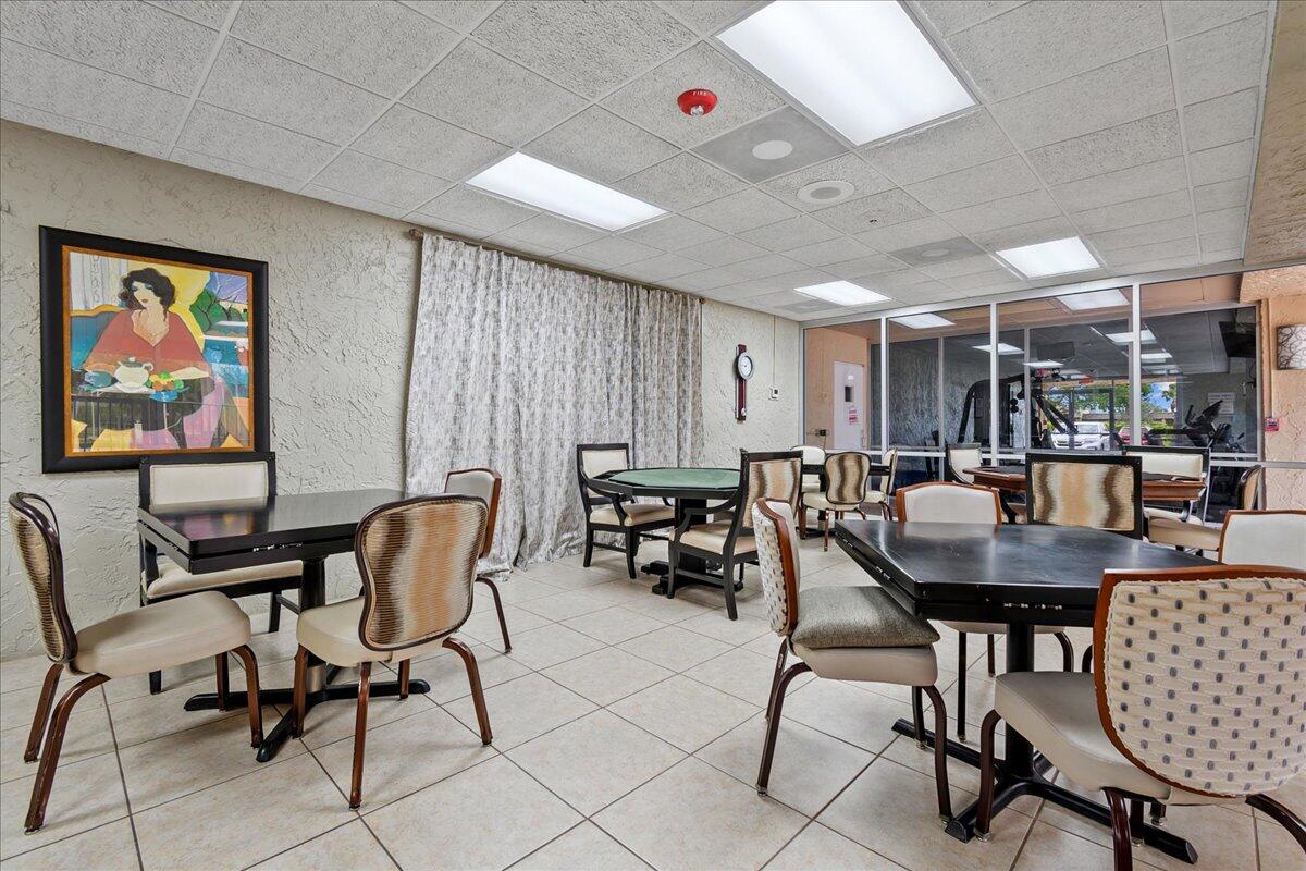 GOLDEN LAKES VILLAGE CONDO M - Residential