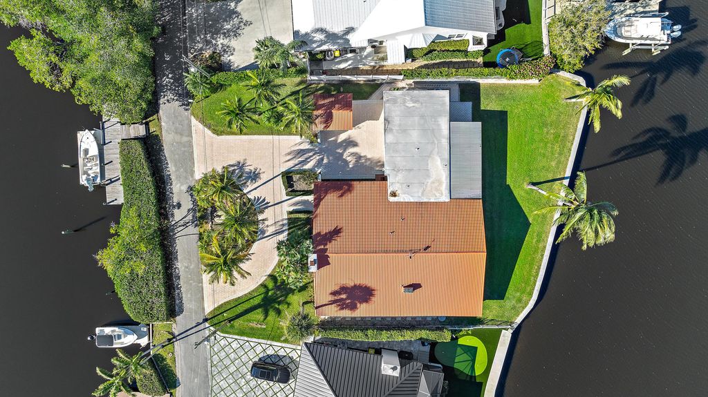 Photo of 8627 SE Merritt Way, Jupiter, FL 33458 (MLS # R11044689)