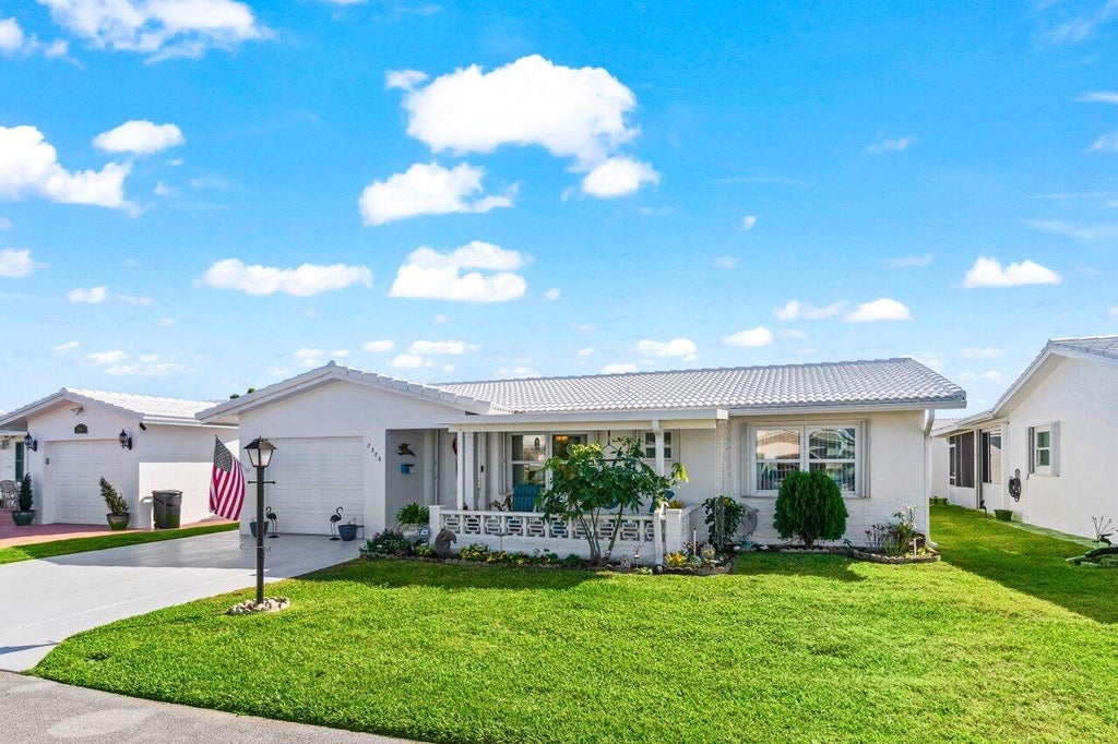Photo of 2386 SW 13th Avenue, Boynton Beach, FL 33426 (MLS # R11062284)