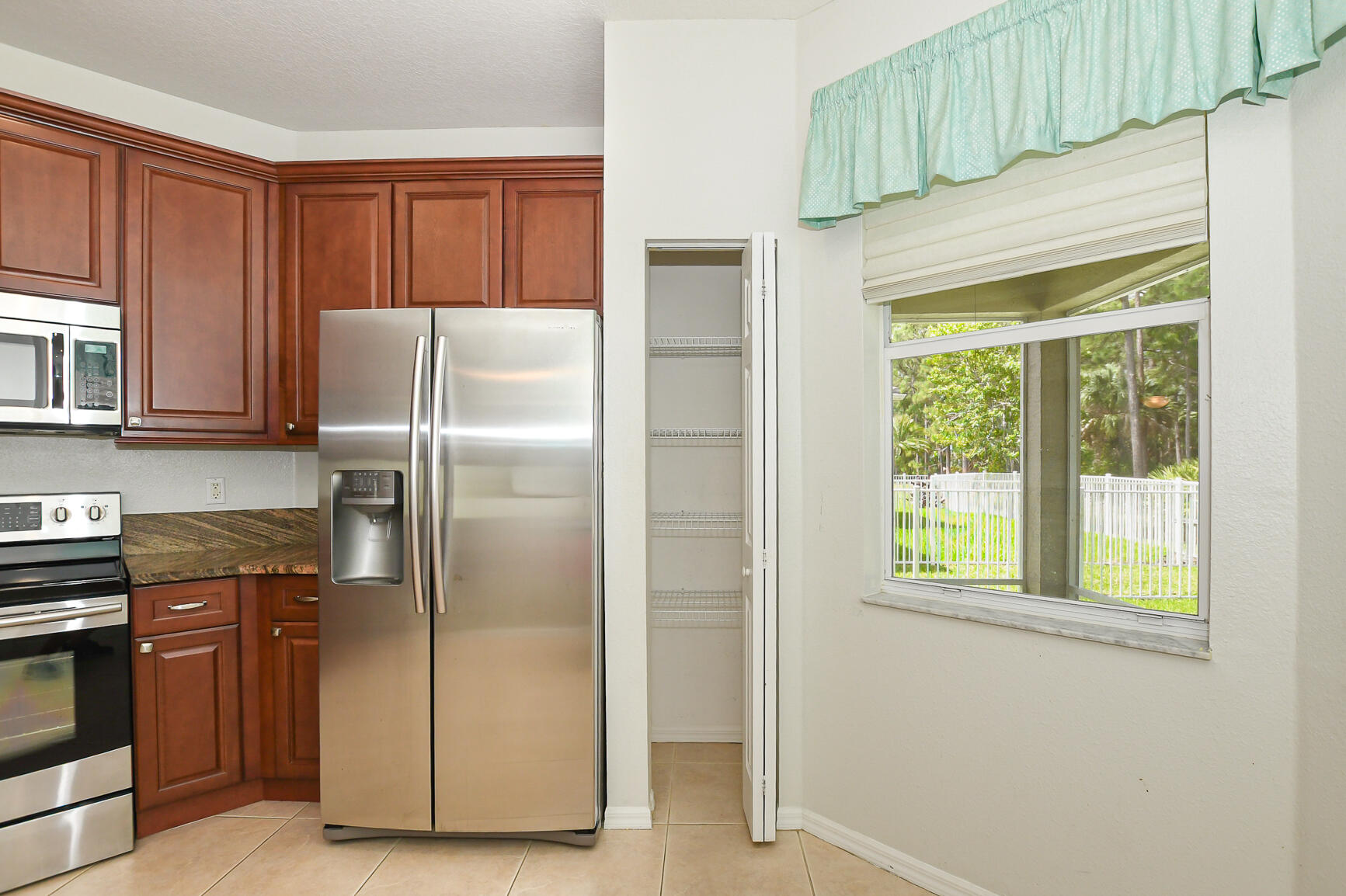 LAKE FOREST POINTE - Residential