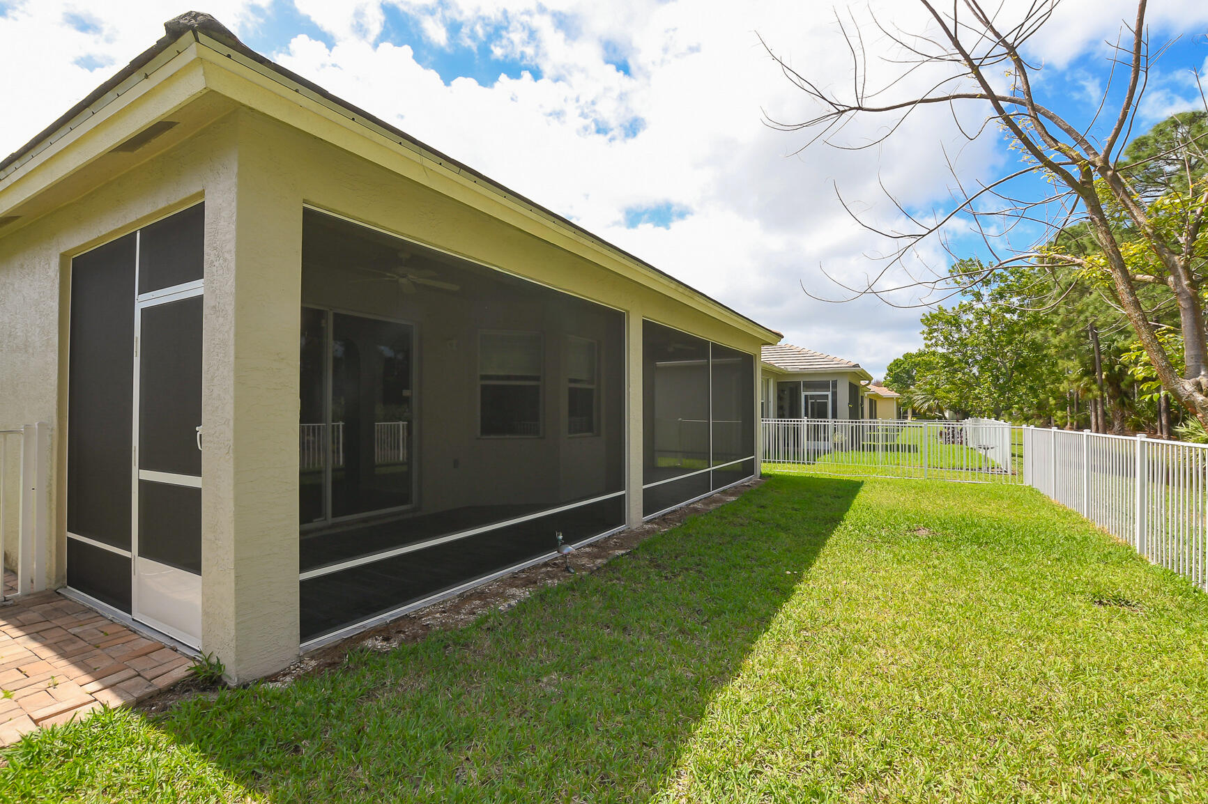 LAKE FOREST POINTE - Residential