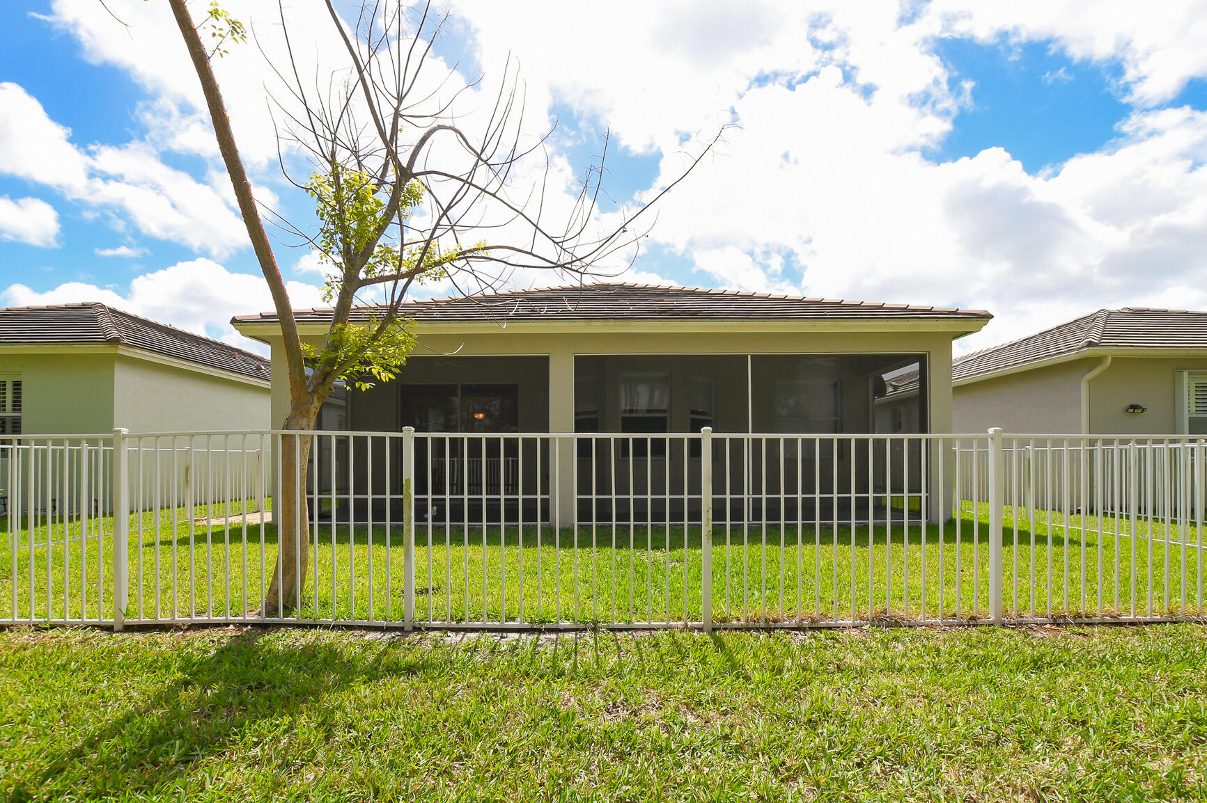 LAKE FOREST POINTE - Residential