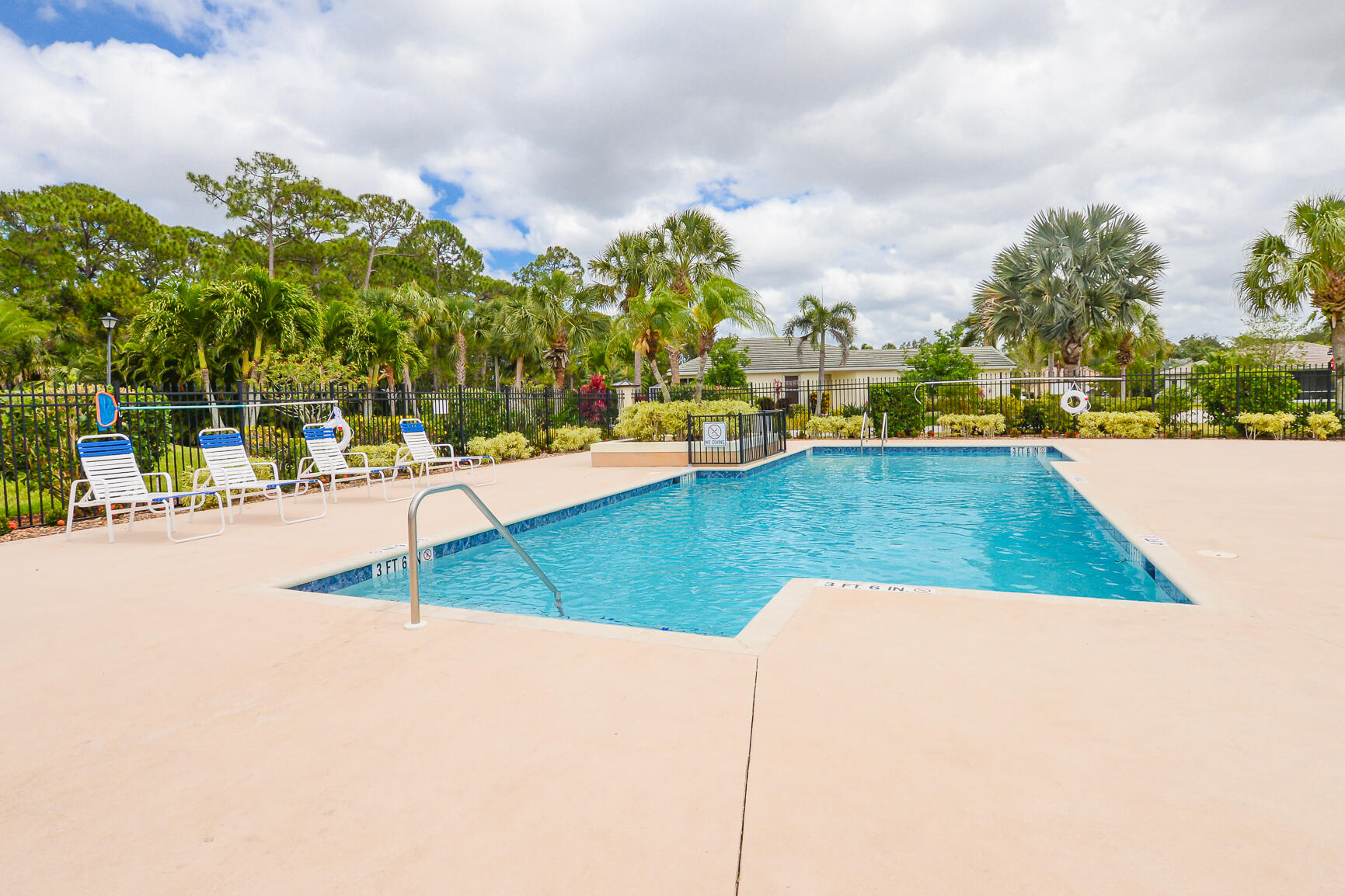 LAKE FOREST POINTE - Residential