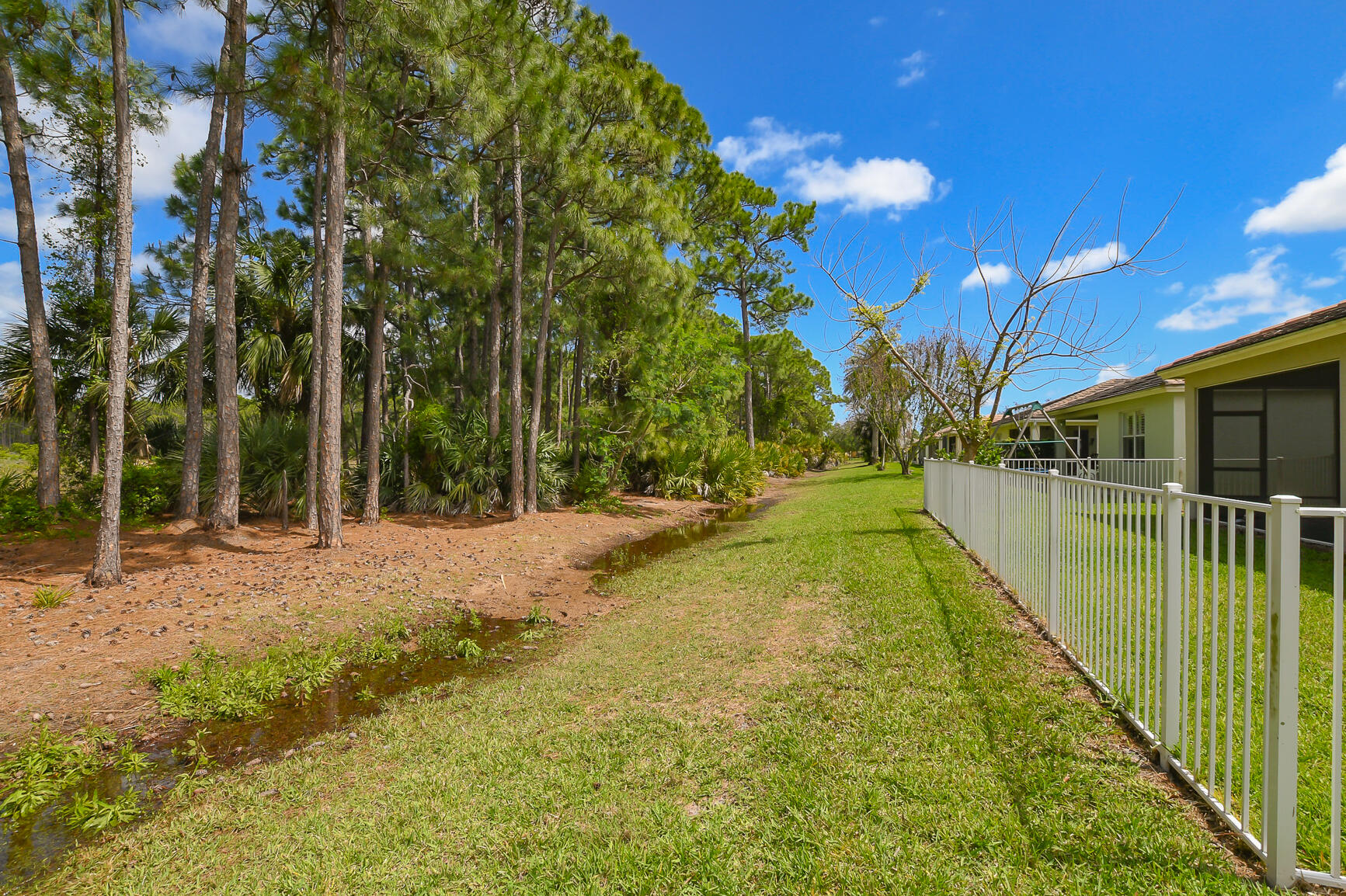 LAKE FOREST POINTE - Residential