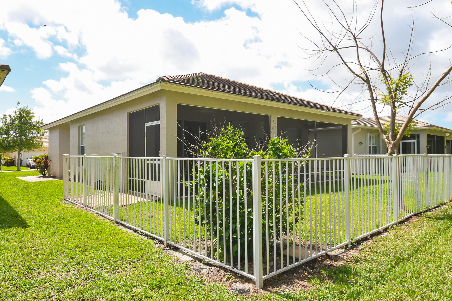 LAKE FOREST POINTE - Residential