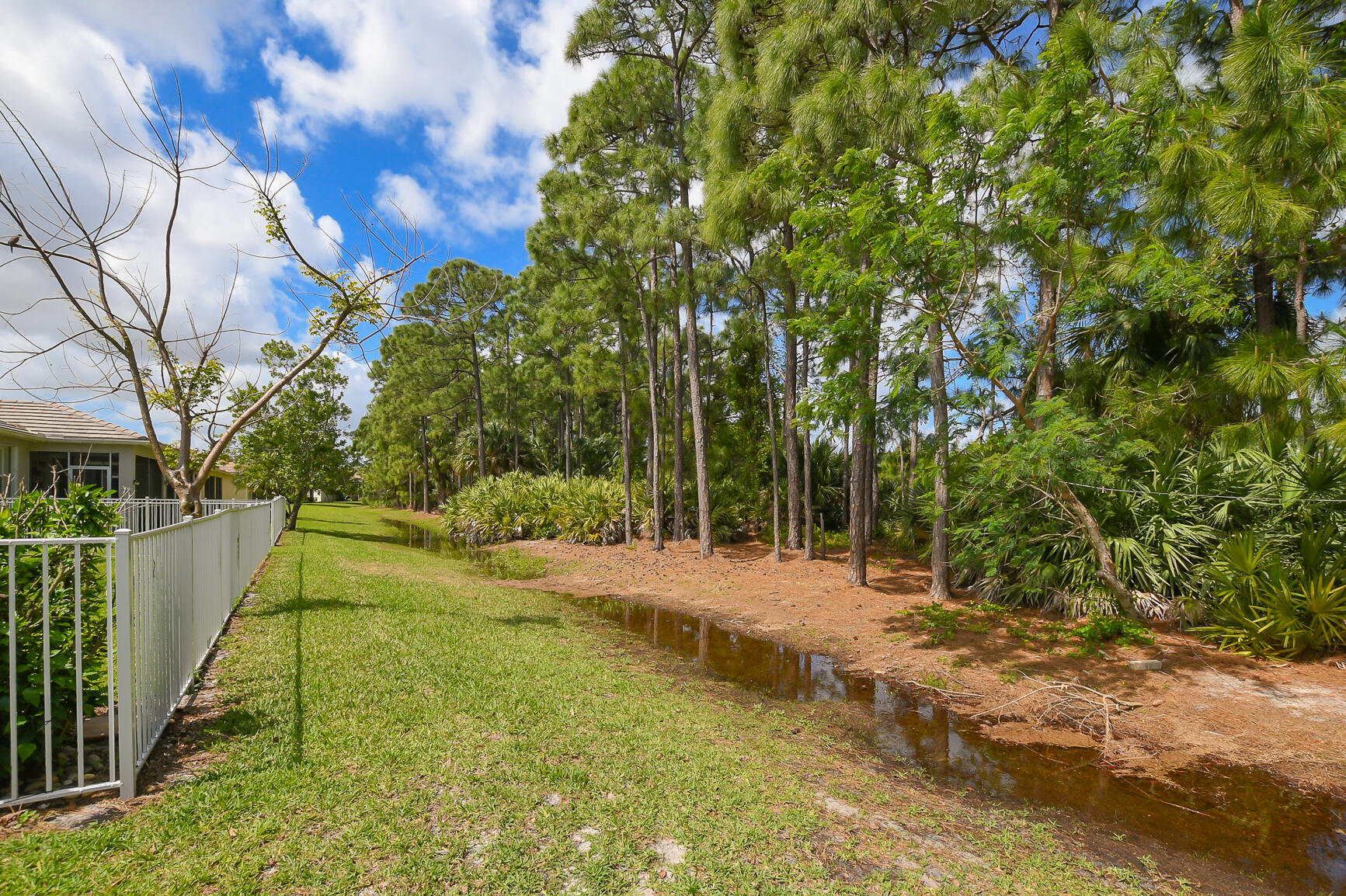 LAKE FOREST POINTE - Residential