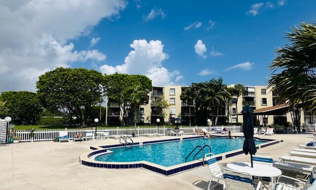 HIDDEN HARBOUR OF THE PALM BEACHES CONDO - Residential Lease