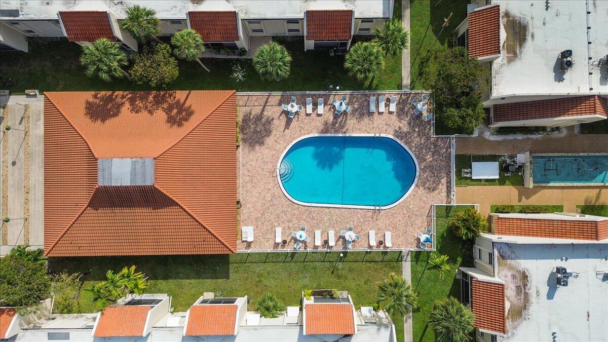 DEERFIELD PINES CONDO - Residential