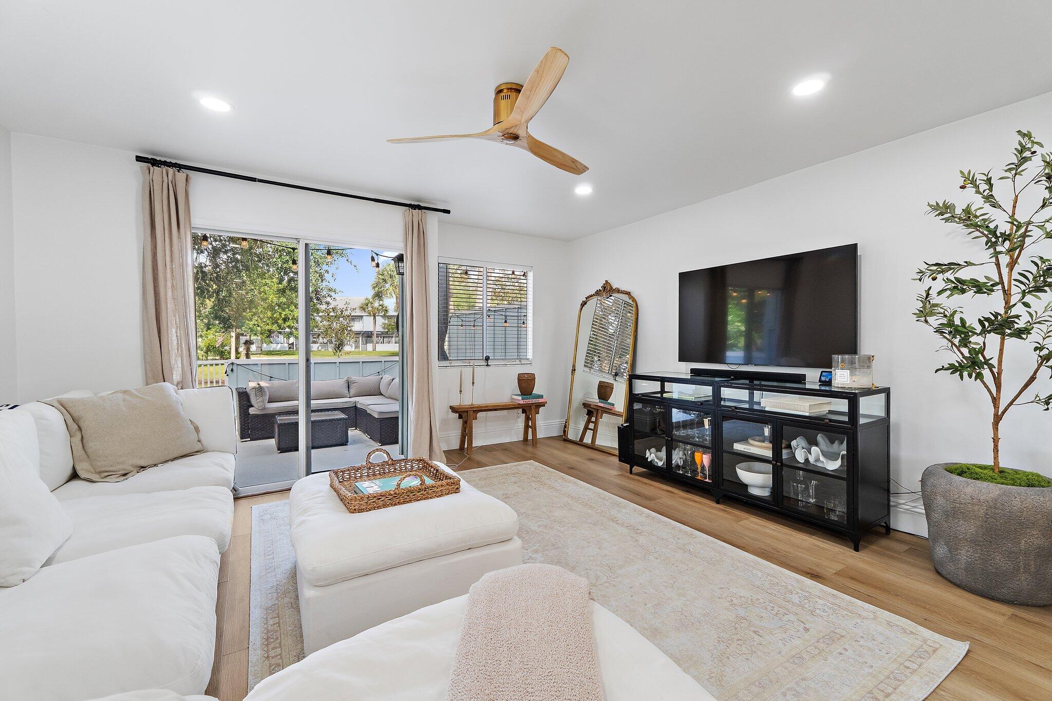 RIVERWALK 3 - Residential