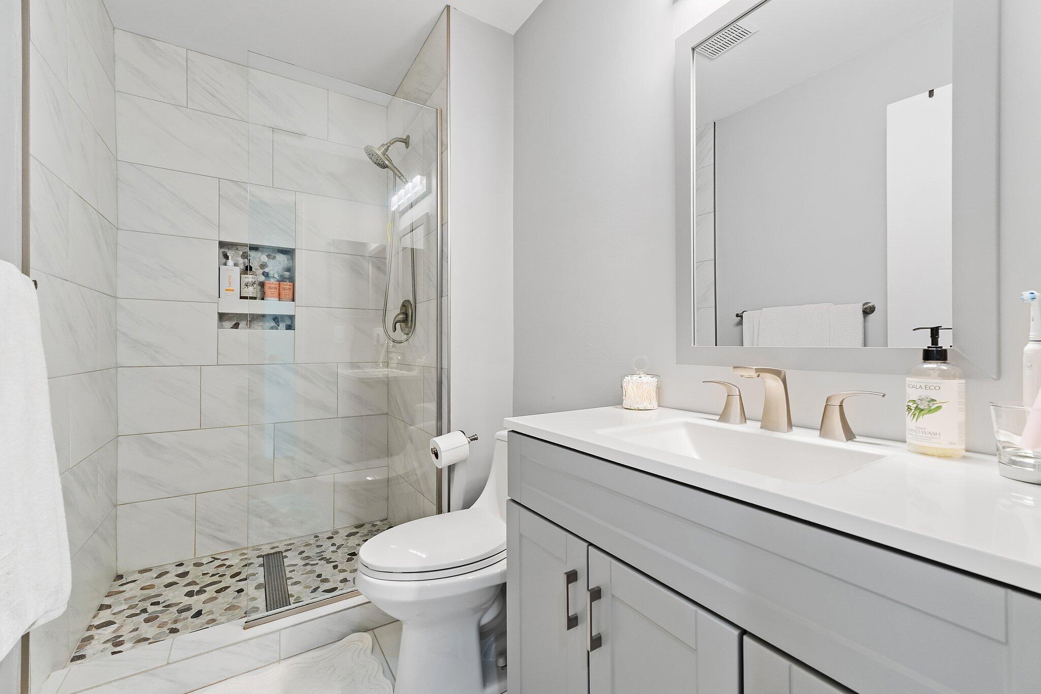 RIVERWALK 3 - Residential