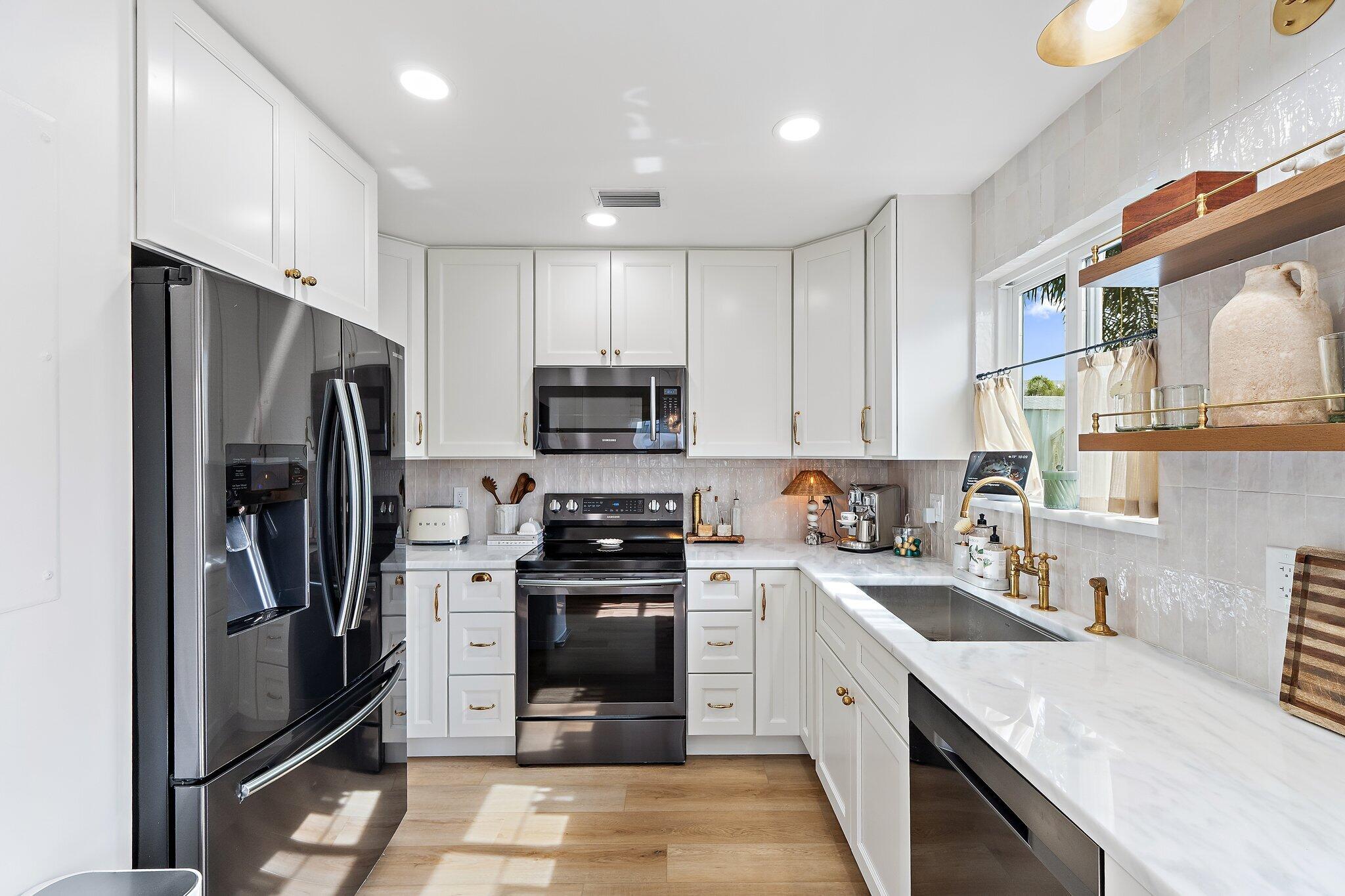 RIVERWALK 3 - Residential