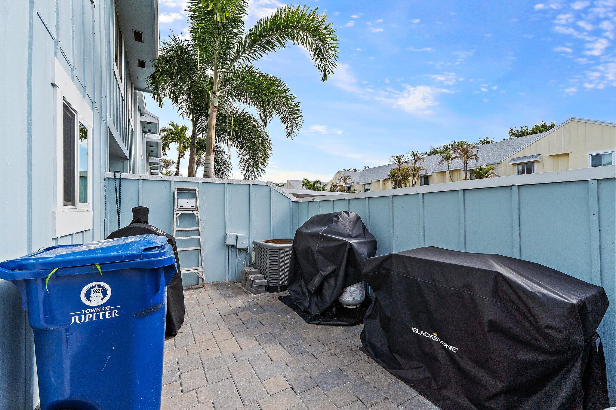 RIVERWALK 3 - Residential