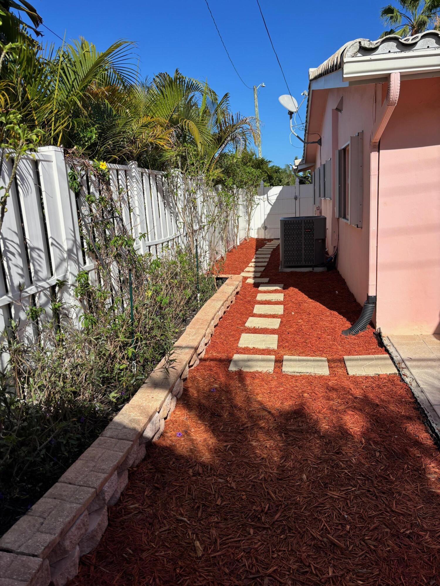 CORAL RIDGE ISLES - Residential Lease