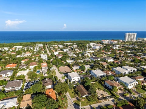 Tiny photo for 399 NE Spanish Court, Boca Raton, FL 33432 (MLS # B26079533)