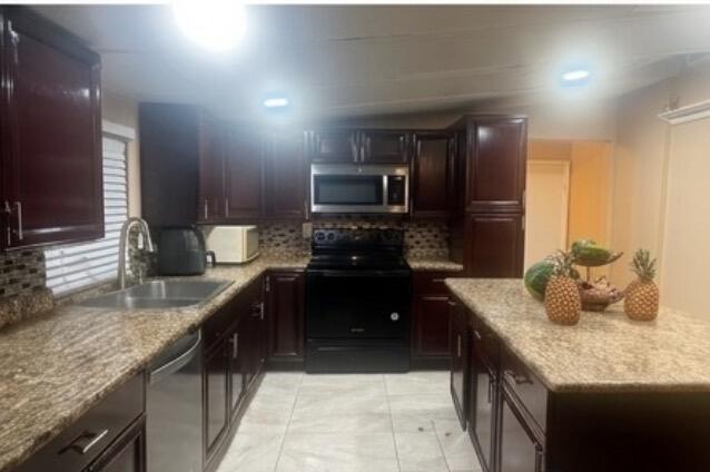 729 Ilex Court
