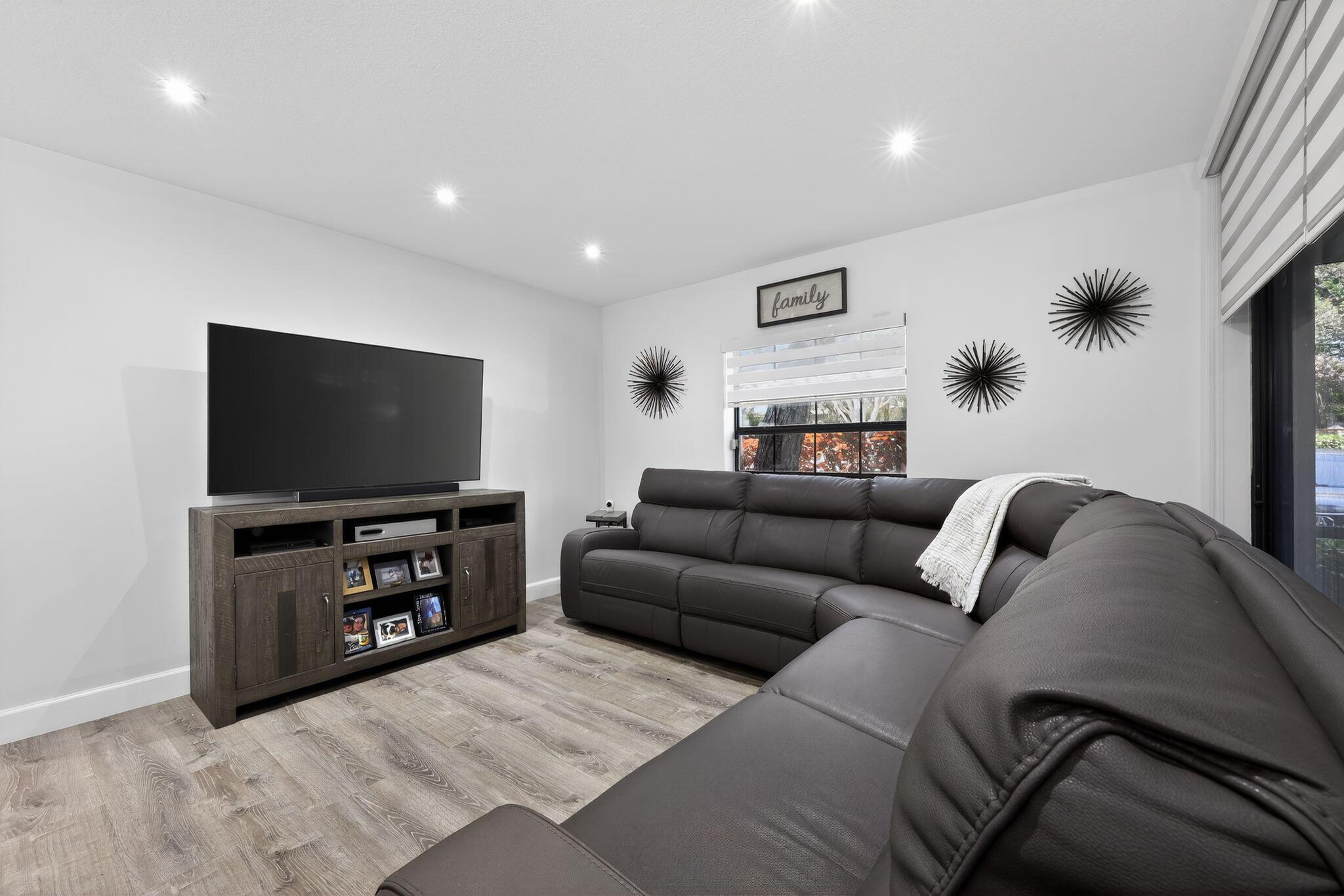 OPTIMA VILLAGE I-E CONDO - Residential