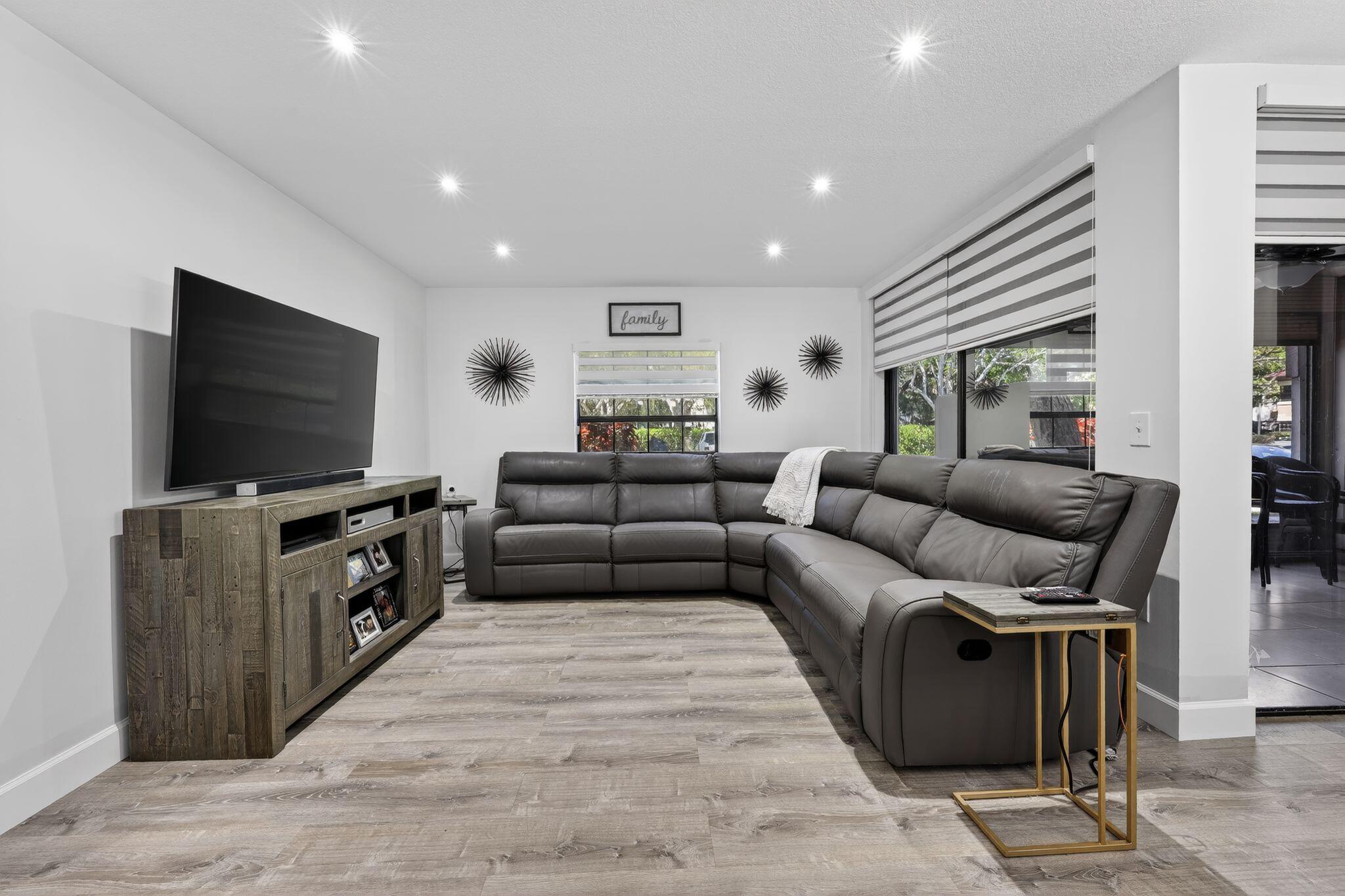 OPTIMA VILLAGE I-E CONDO - Residential