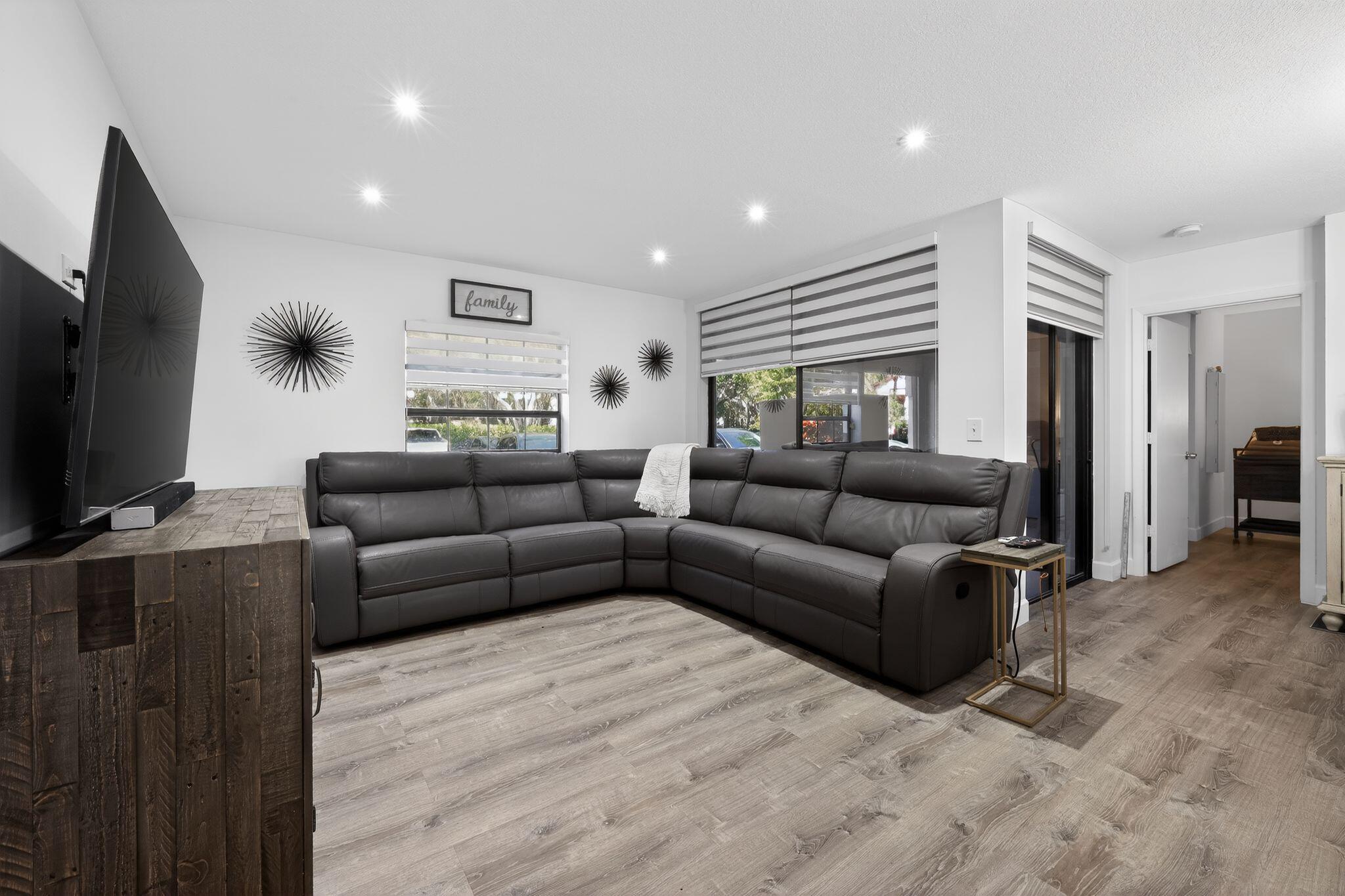 OPTIMA VILLAGE I-E CONDO - Residential