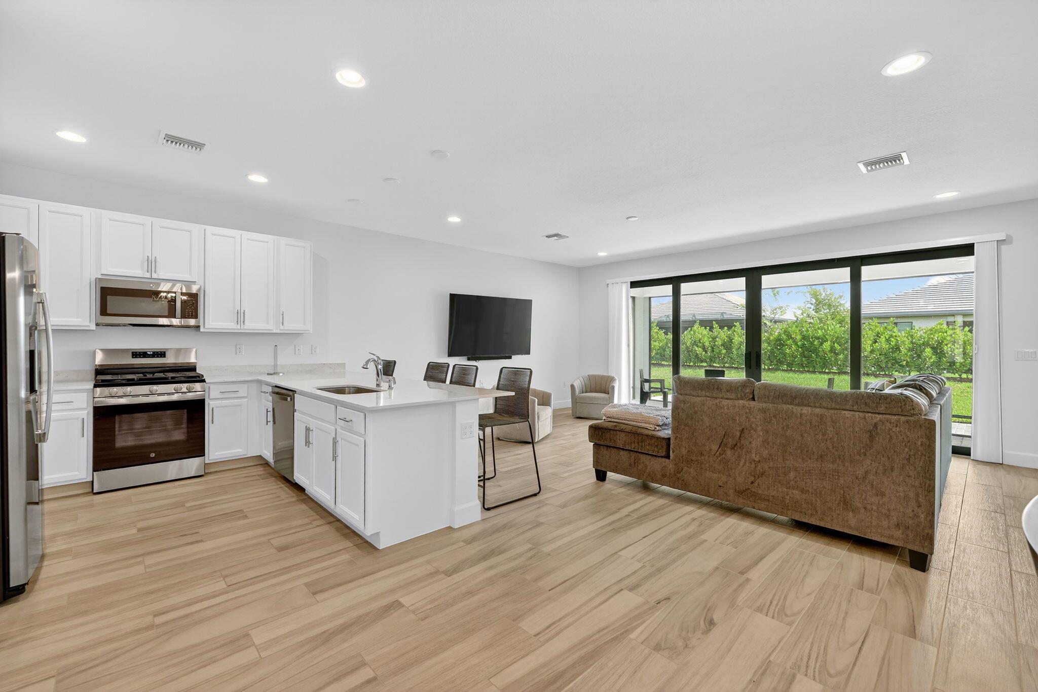 RIVERLAND - Residential Lease