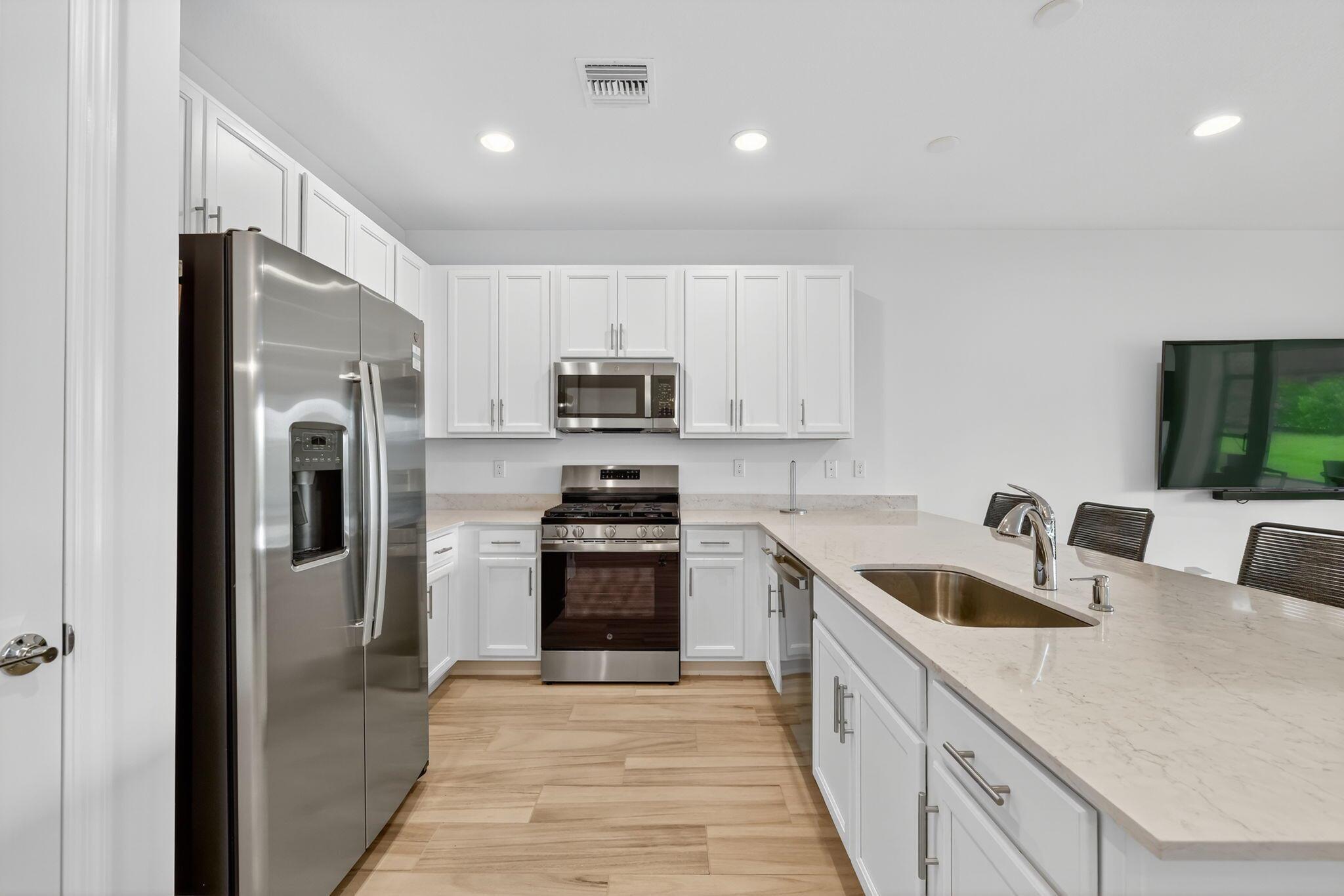RIVERLAND - Residential Lease