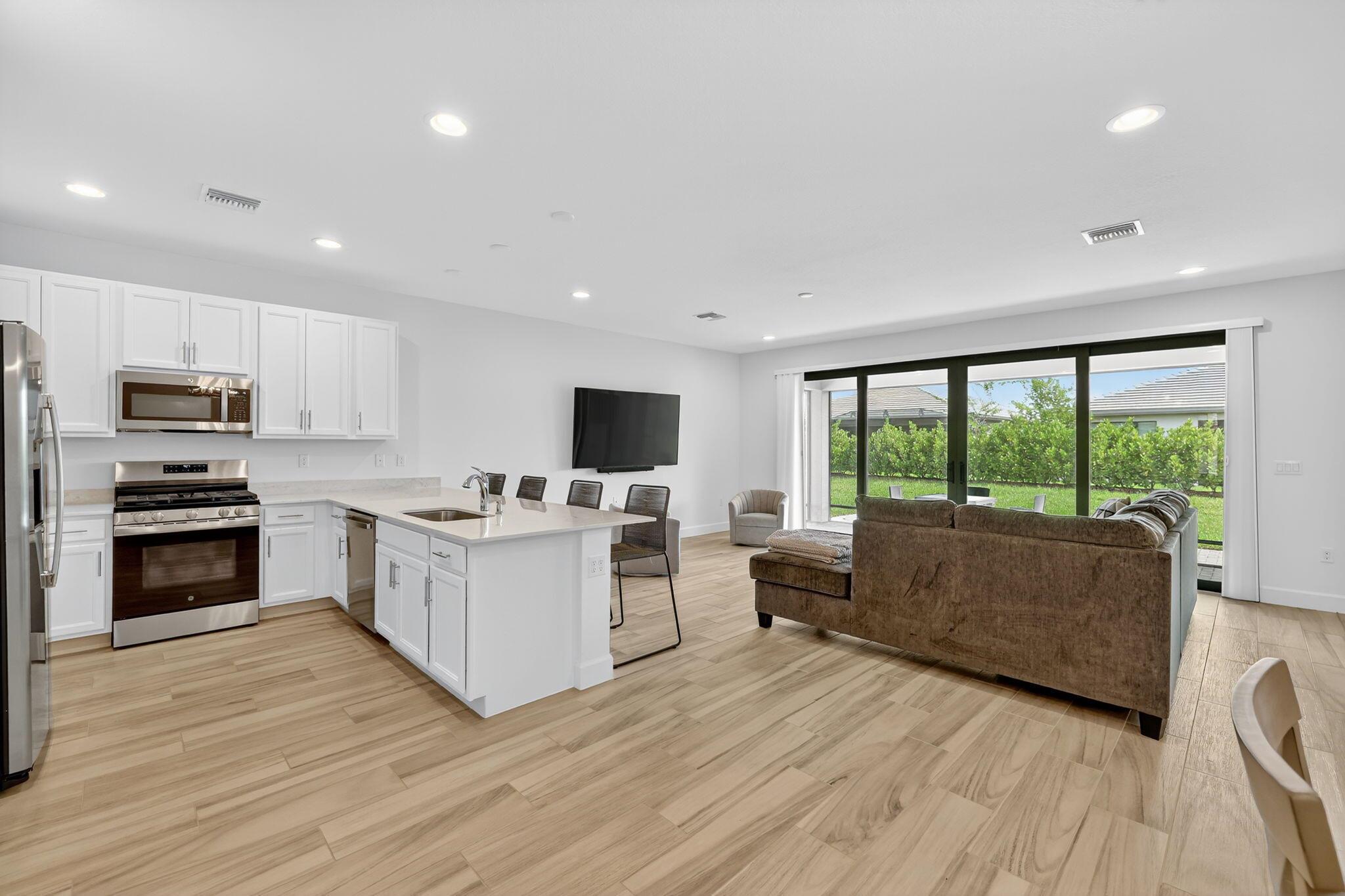 RIVERLAND - Residential Lease
