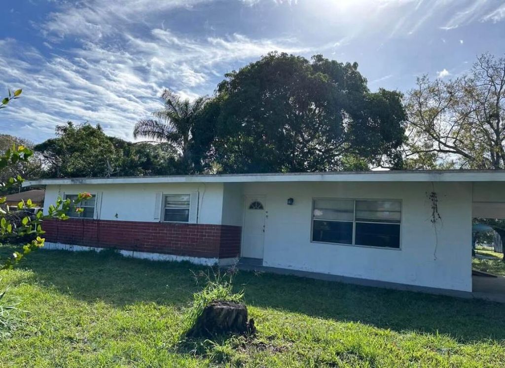 Photo of 3109 Avenue B Avenue, Fort Pierce, FL 34950 (MLS # R11122248)