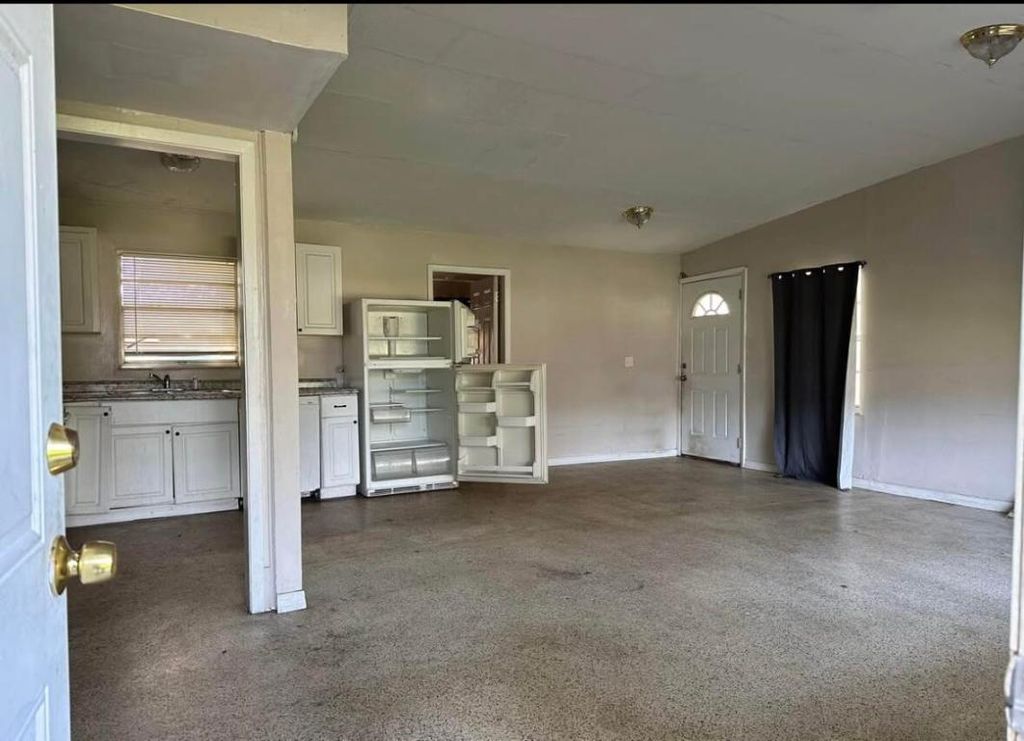 Photo of 3109 Avenue B Avenue, Fort Pierce, FL 34950 (MLS # R11122248)