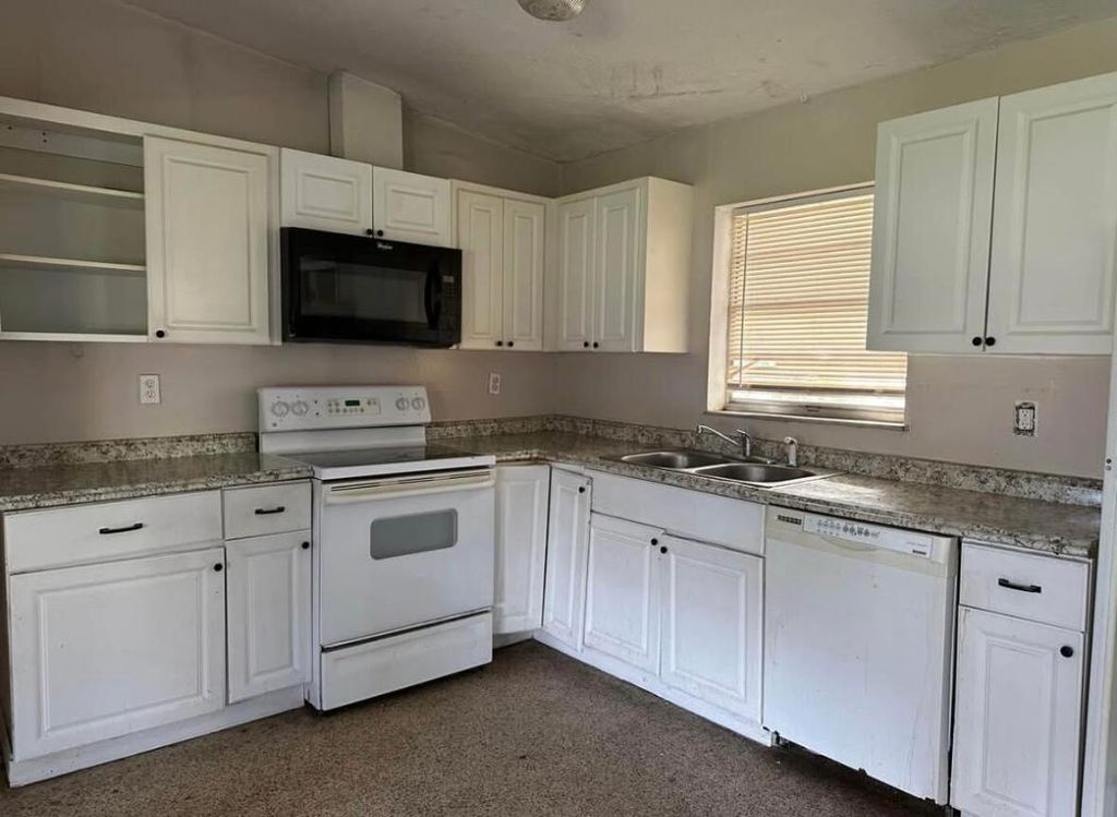 Photo of 3109 Avenue B Avenue, Fort Pierce, FL 34950 (MLS # R11122248)