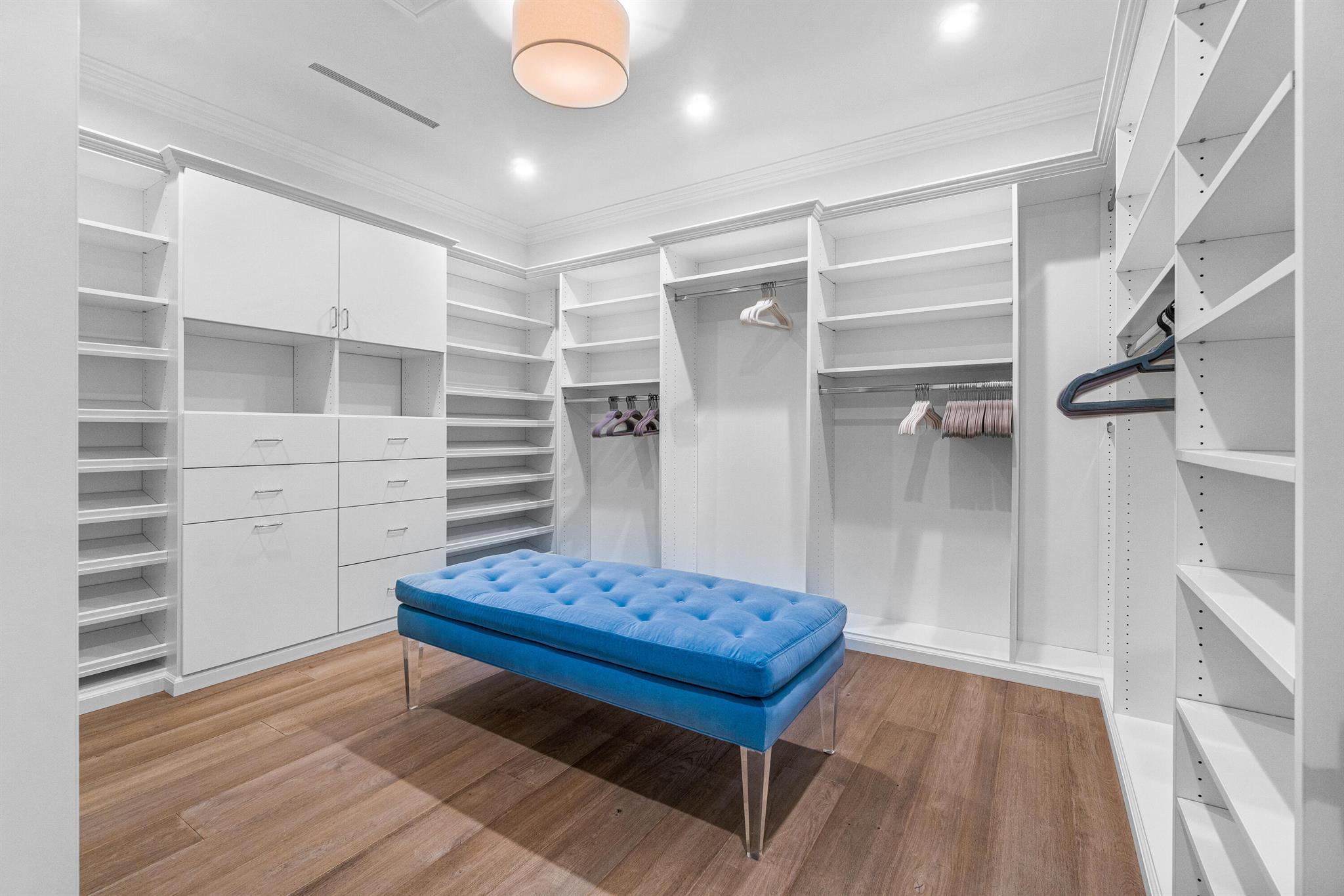 ROYAL PARK - Residential