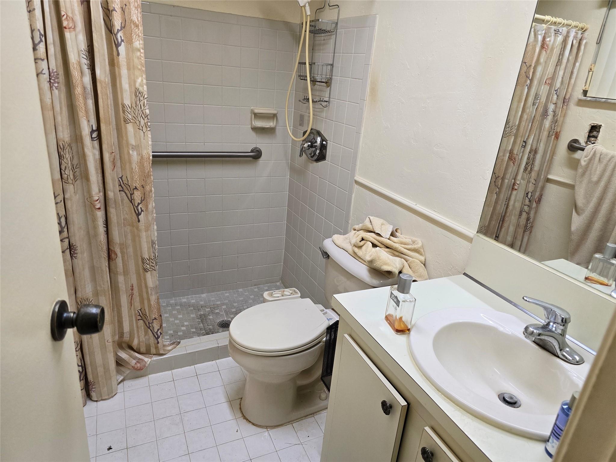 11440 NW 46th Pl, Sunrise, FL, 33323/$475,000 4 11440 NW 46th Pl