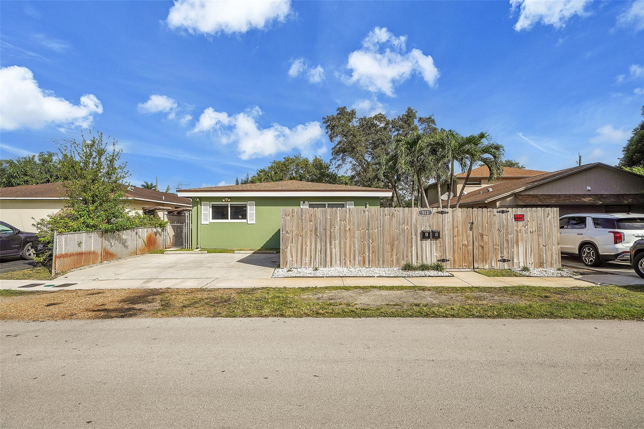 513 SW 15th St