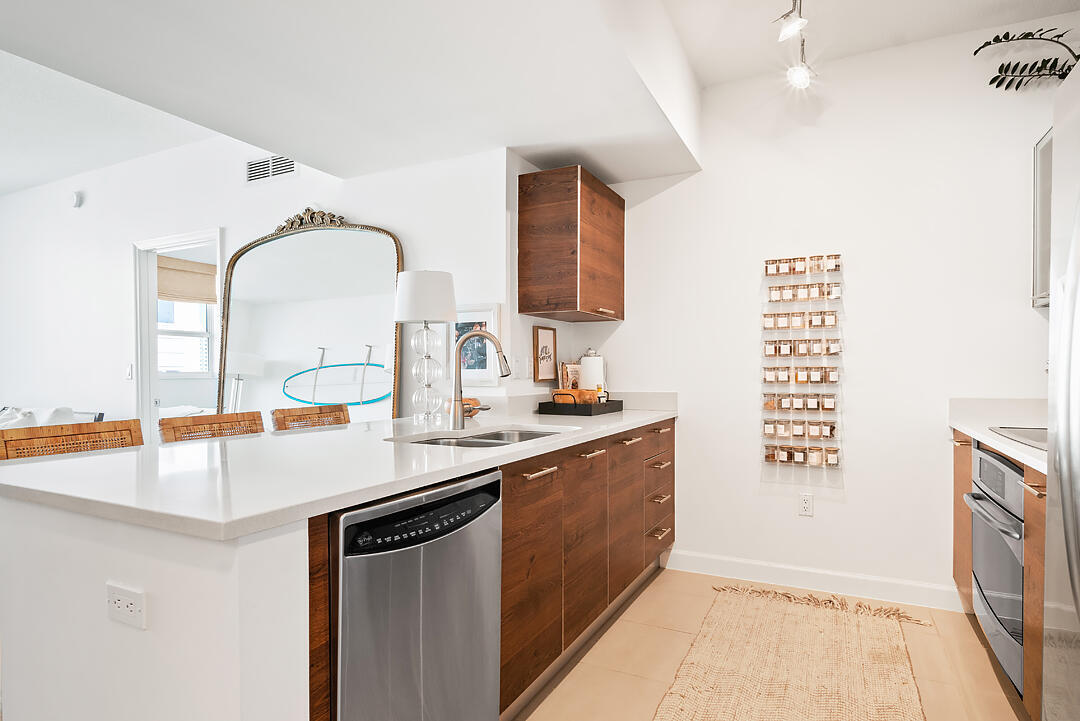 480 Hibiscus Street 836