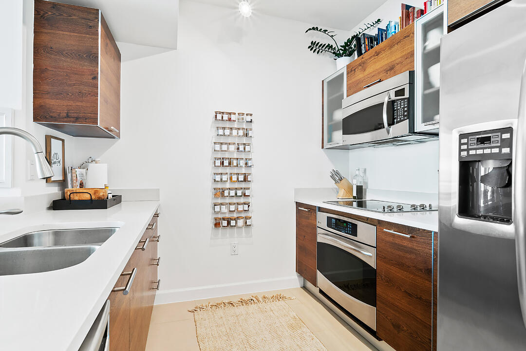 CITY PALMS CONDO - Residential