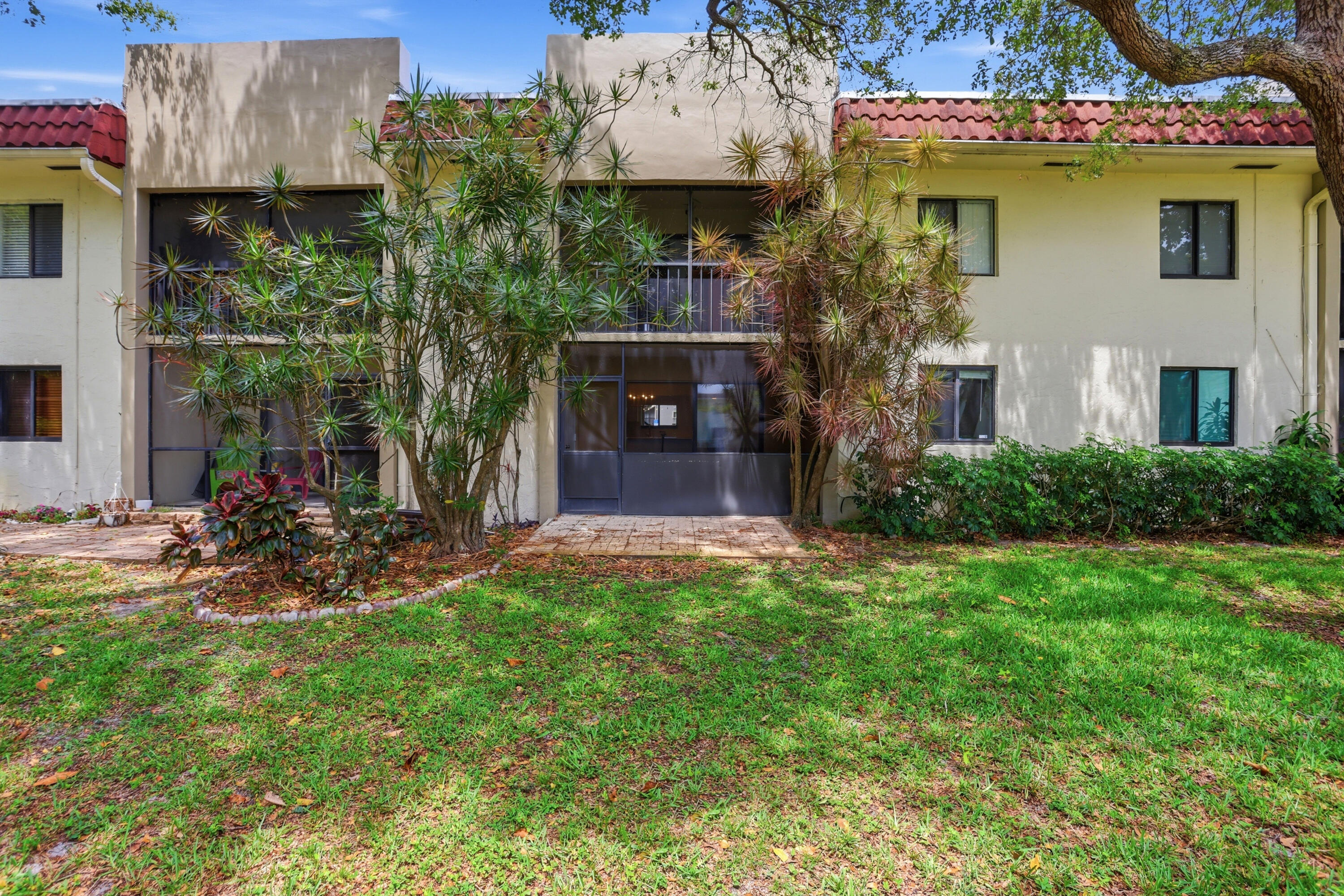 BANYAN PARK - Residential