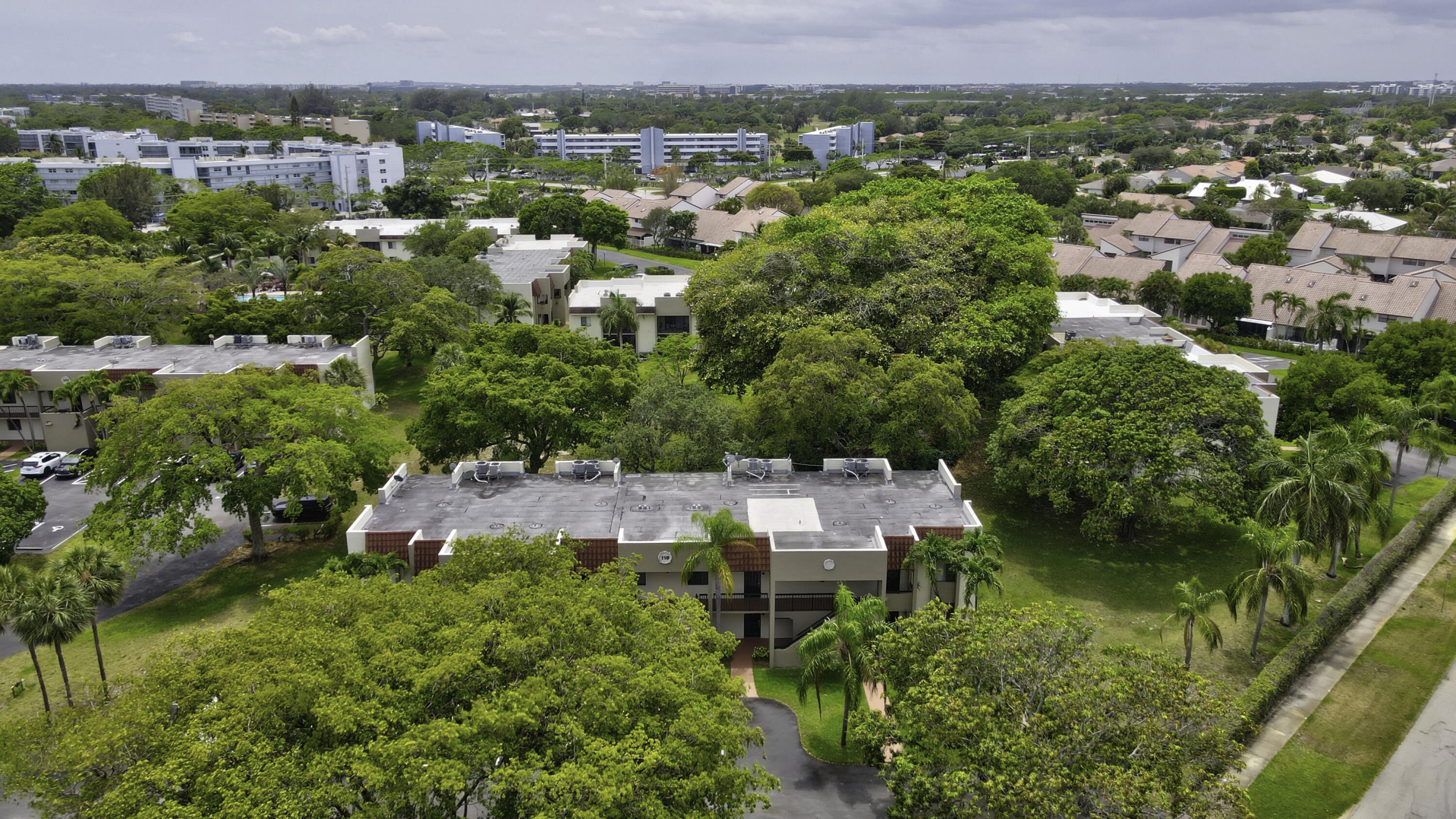 BANYAN PARK - Residential