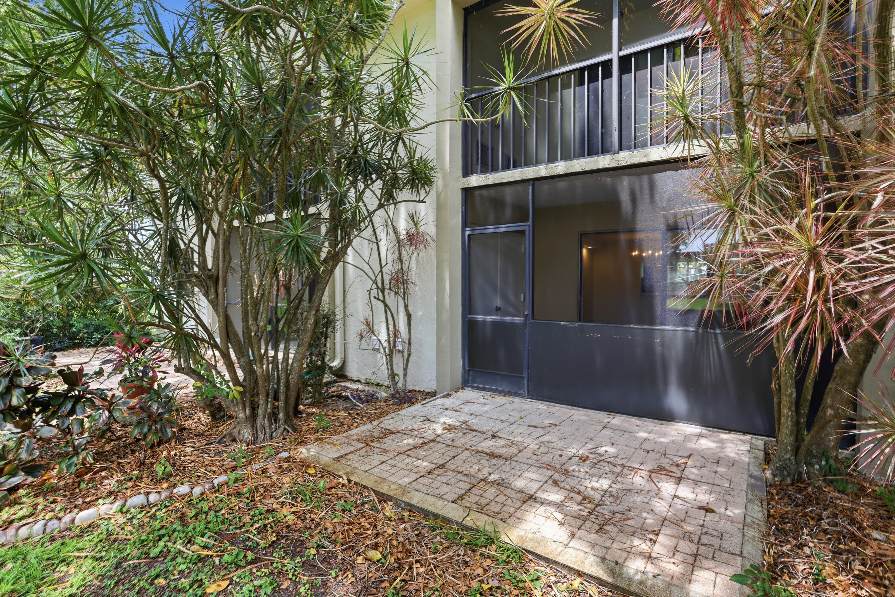 BANYAN PARK - Residential