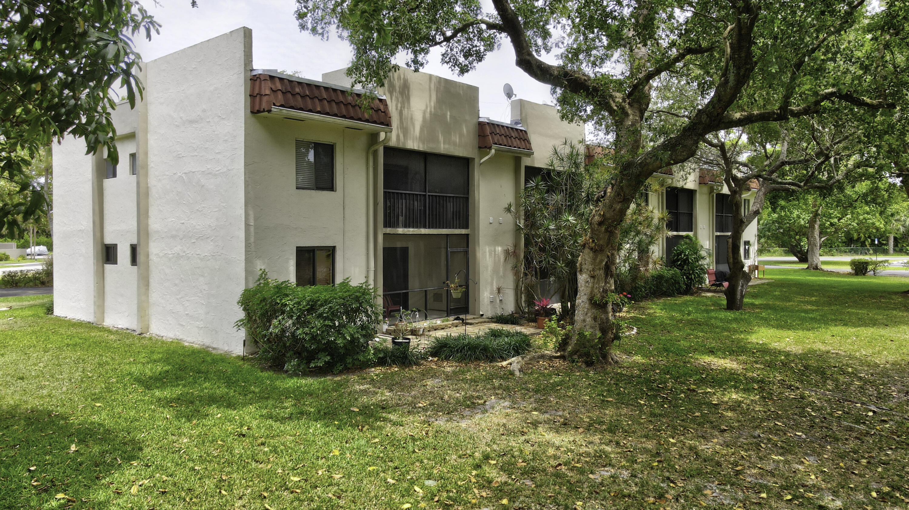BANYAN PARK - Residential