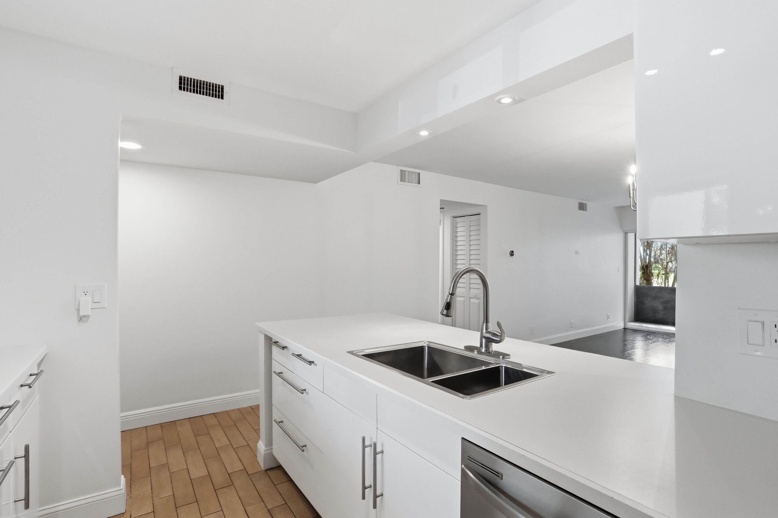 BANYAN PARK - Residential