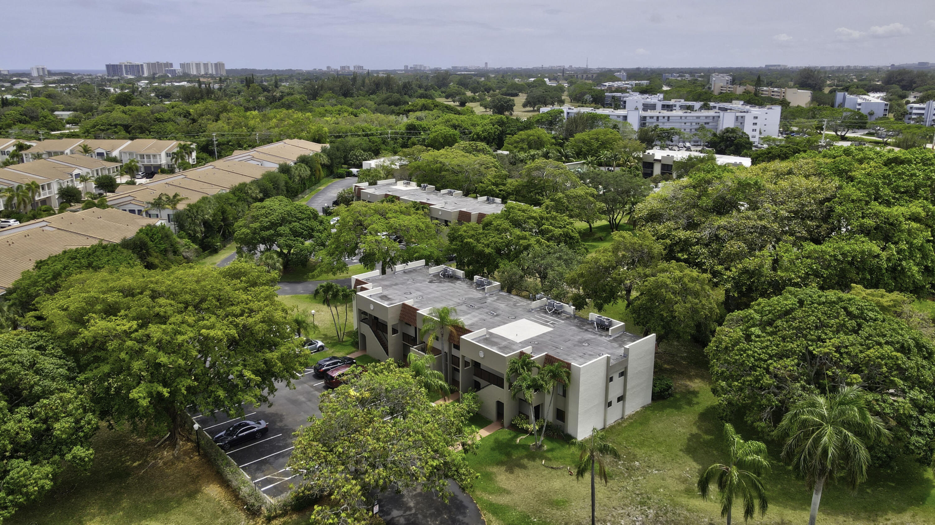 BANYAN PARK - Residential