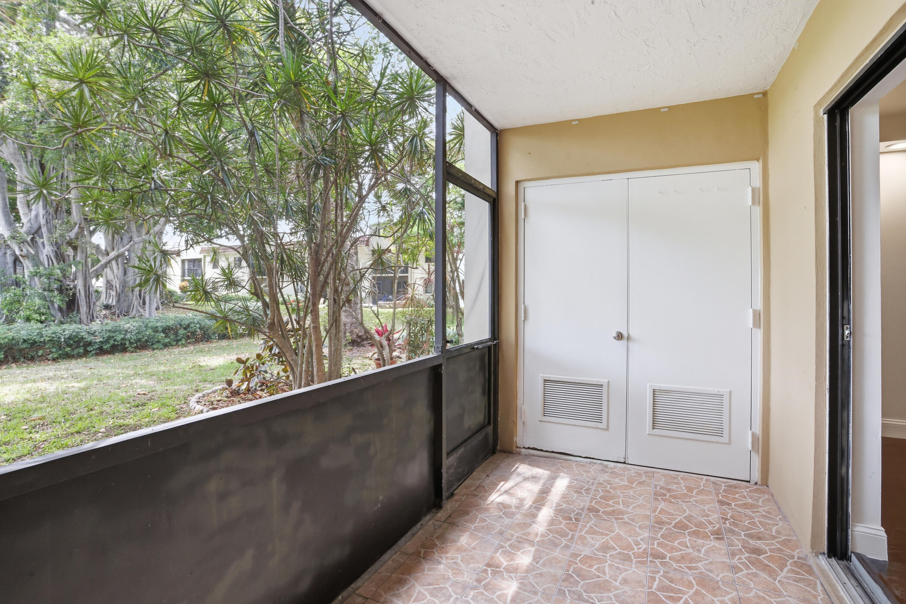 BANYAN PARK - Residential