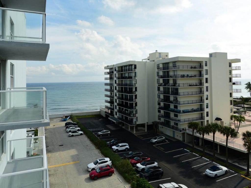 PATRICIAN OF PALM BEACH CONDO - Residential Lease