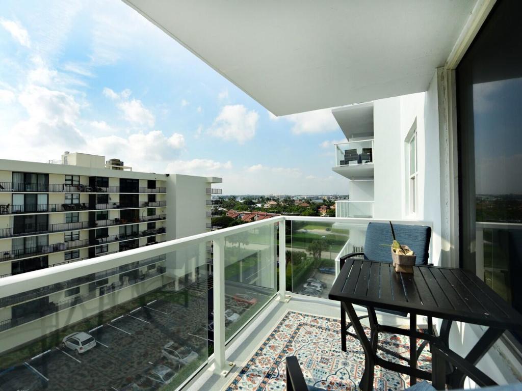 PATRICIAN OF PALM BEACH CONDO - Residential Lease