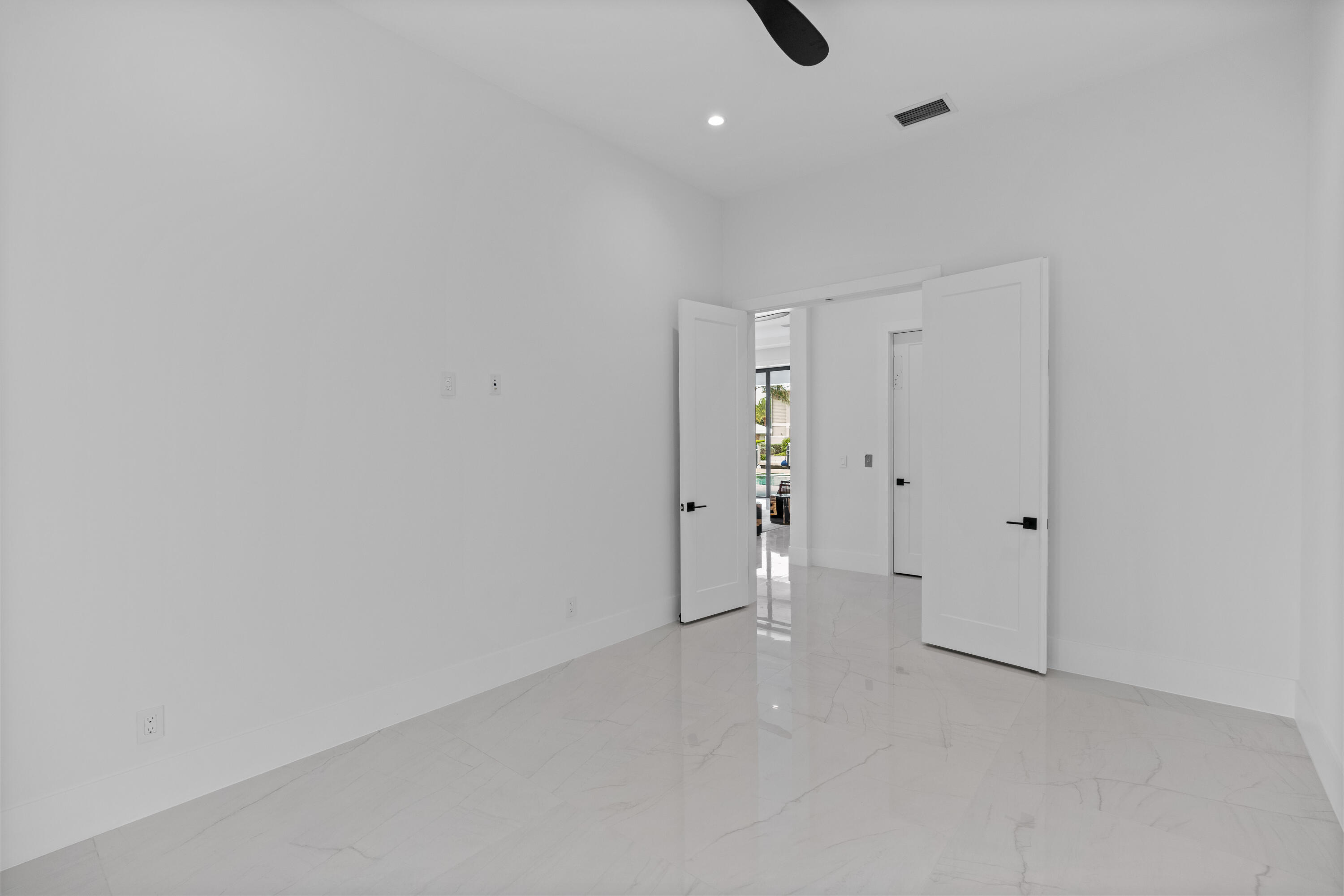 PALM BEACH ISLES 2 - Residential