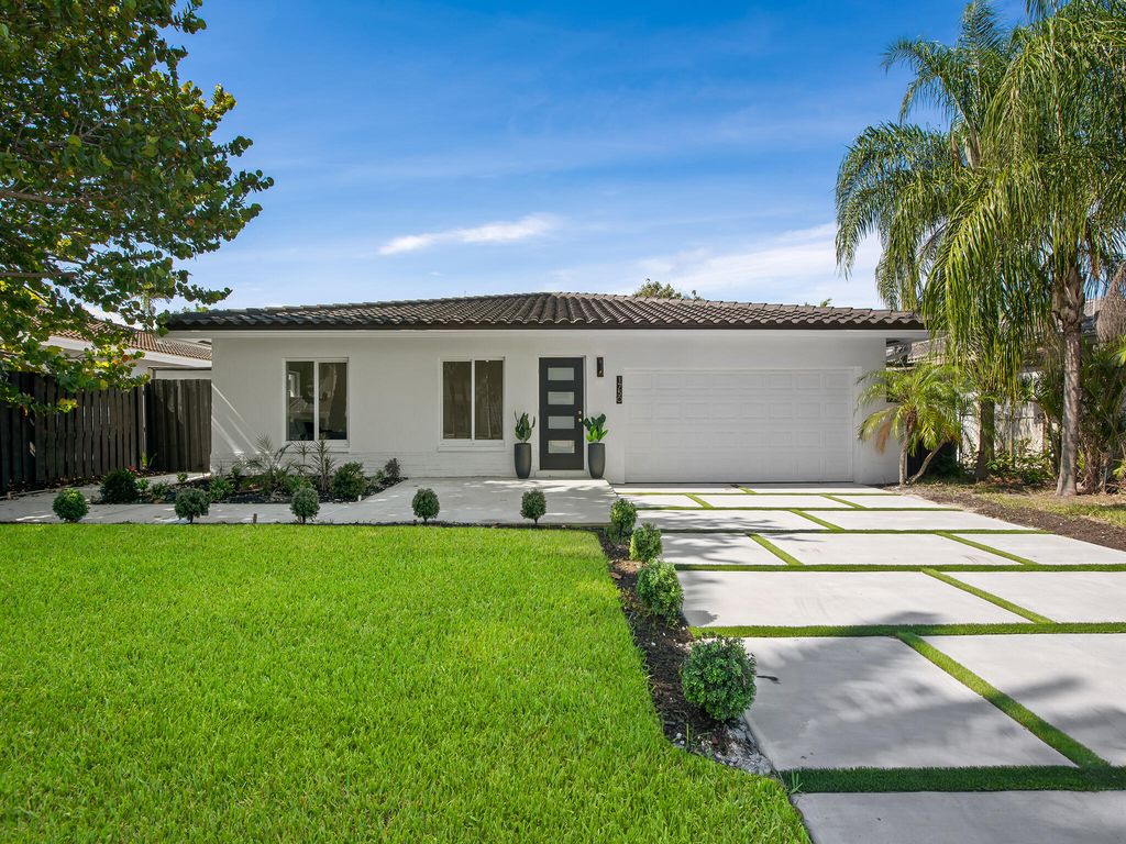Photo of 1750 NE 49th Street, Fort Lauderdale, FL 33334 (MLS # B26041287)