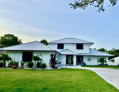 Photo of 4415 River Pines Court, Jupiter, FL 33469 (MLS # B26002195)