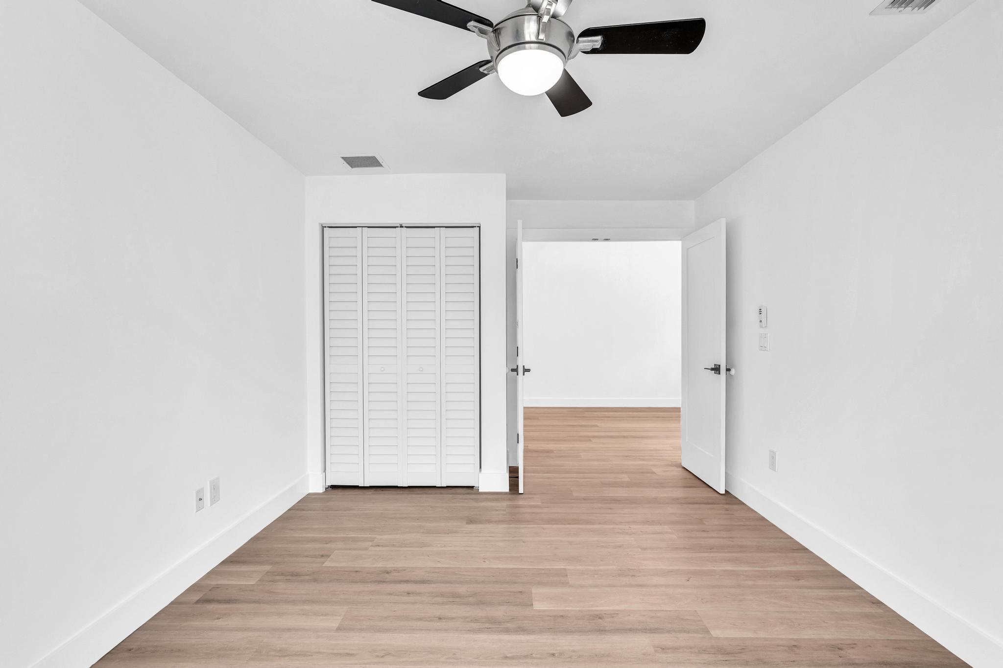 CANARY PALM CLUB - Residential