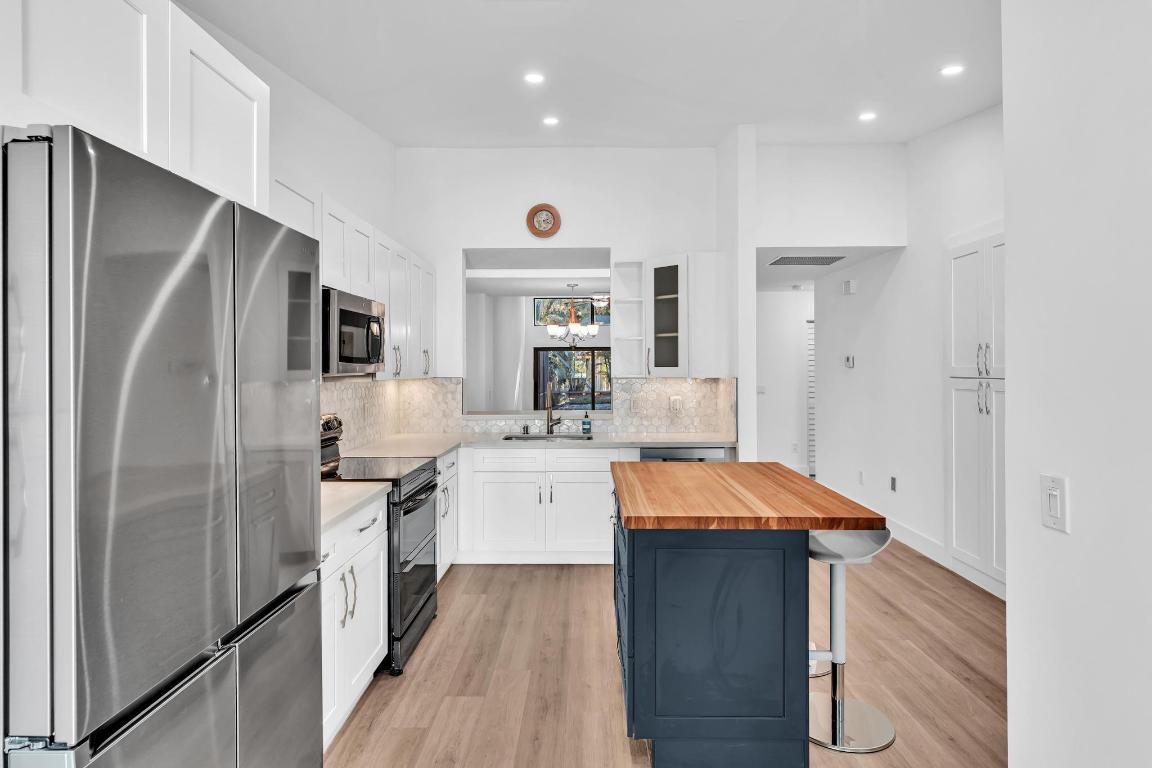 CANARY PALM CLUB - Residential