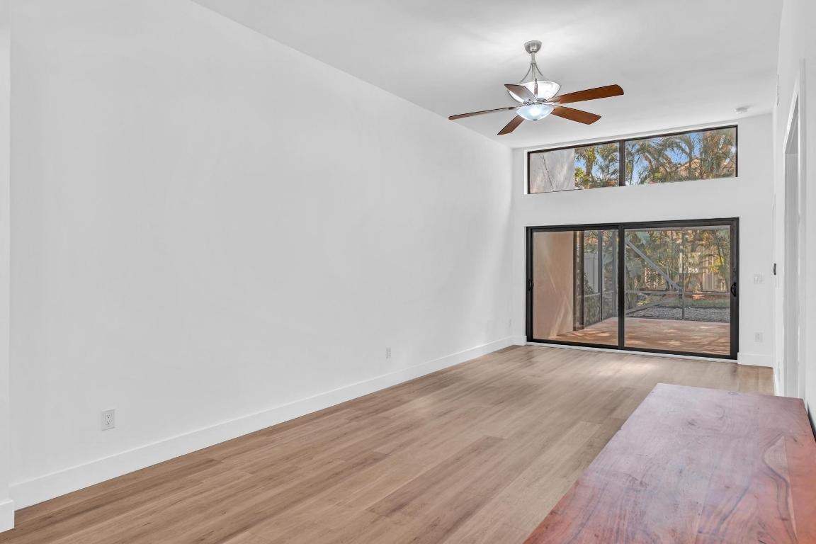 CANARY PALM CLUB - Residential